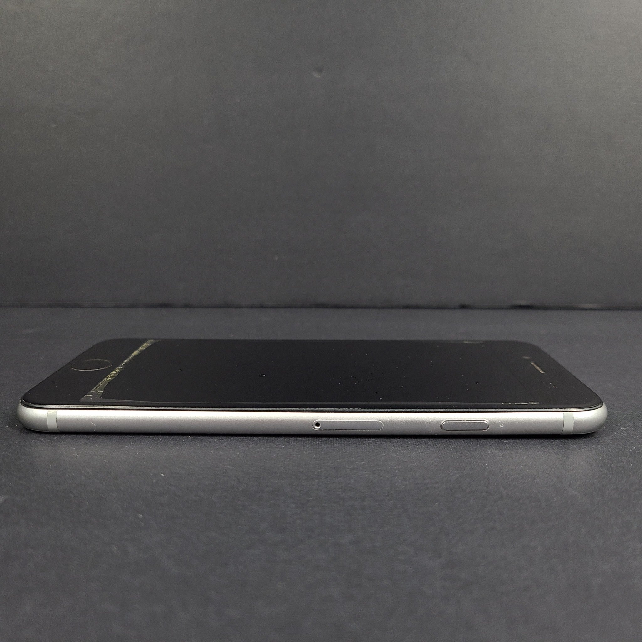 Apple iPhone 6 - 128 GB - Space Gray (Unlocked) A1549 (GSM) Smartphone READ V2