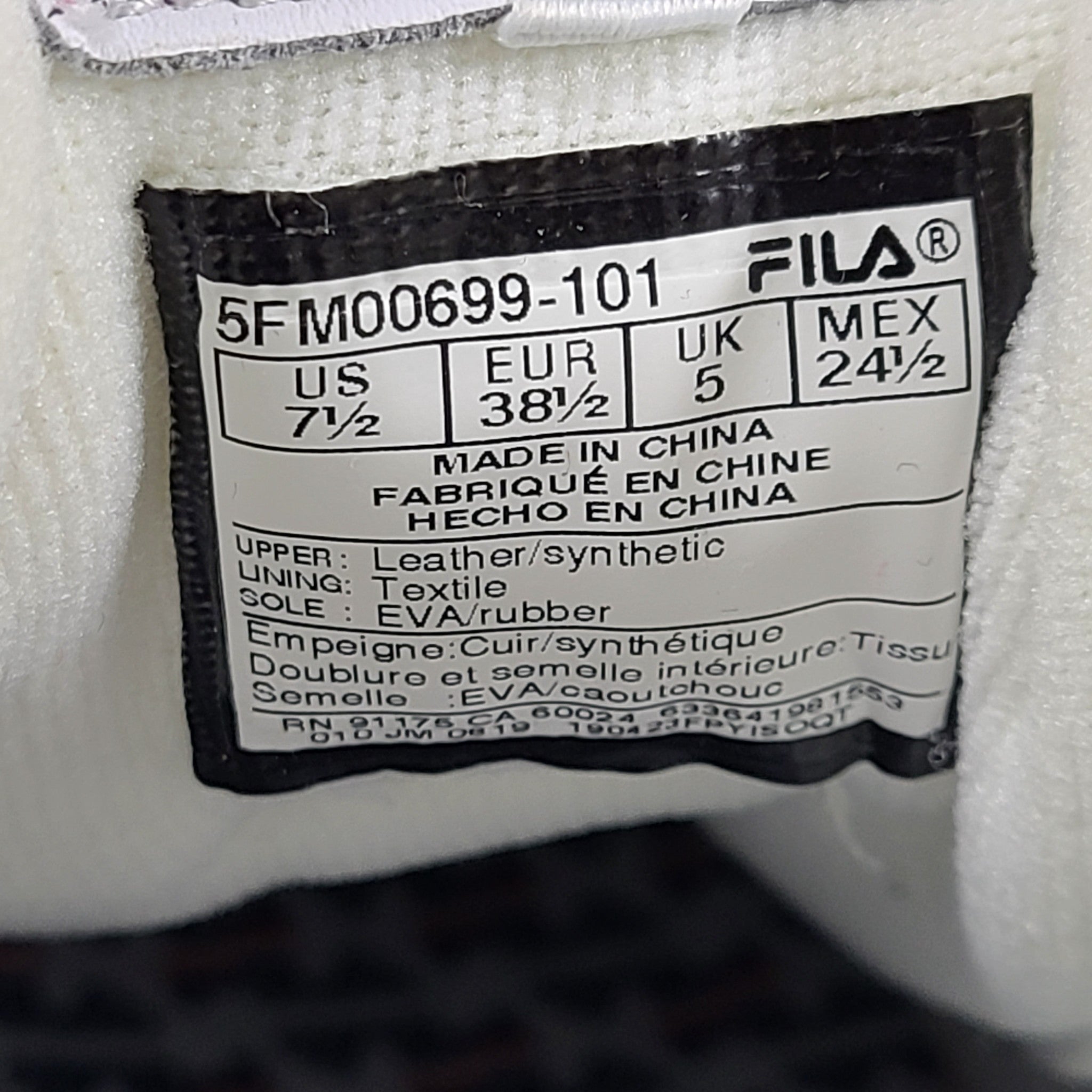 Fila Women's Disruptor II Casual Street Sneaker "White Logo" 5FM00699-101 Sz 7.5