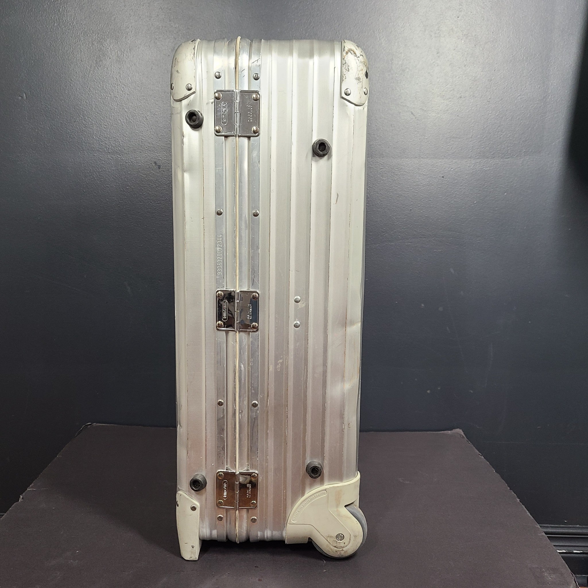 RIMOWA 25" Classic Topas Two Wheel Luggage Suitcase Aluminum Silver READ