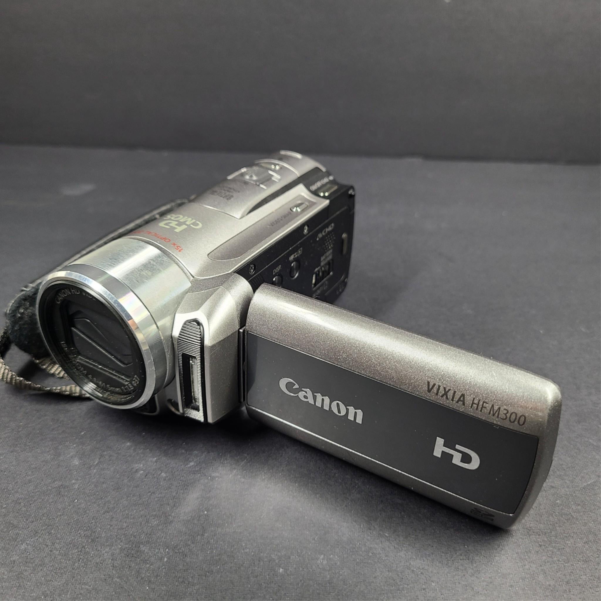 Canon VIXIA HF M300 Full HD Camcorder Silver No Charger UNTESTED