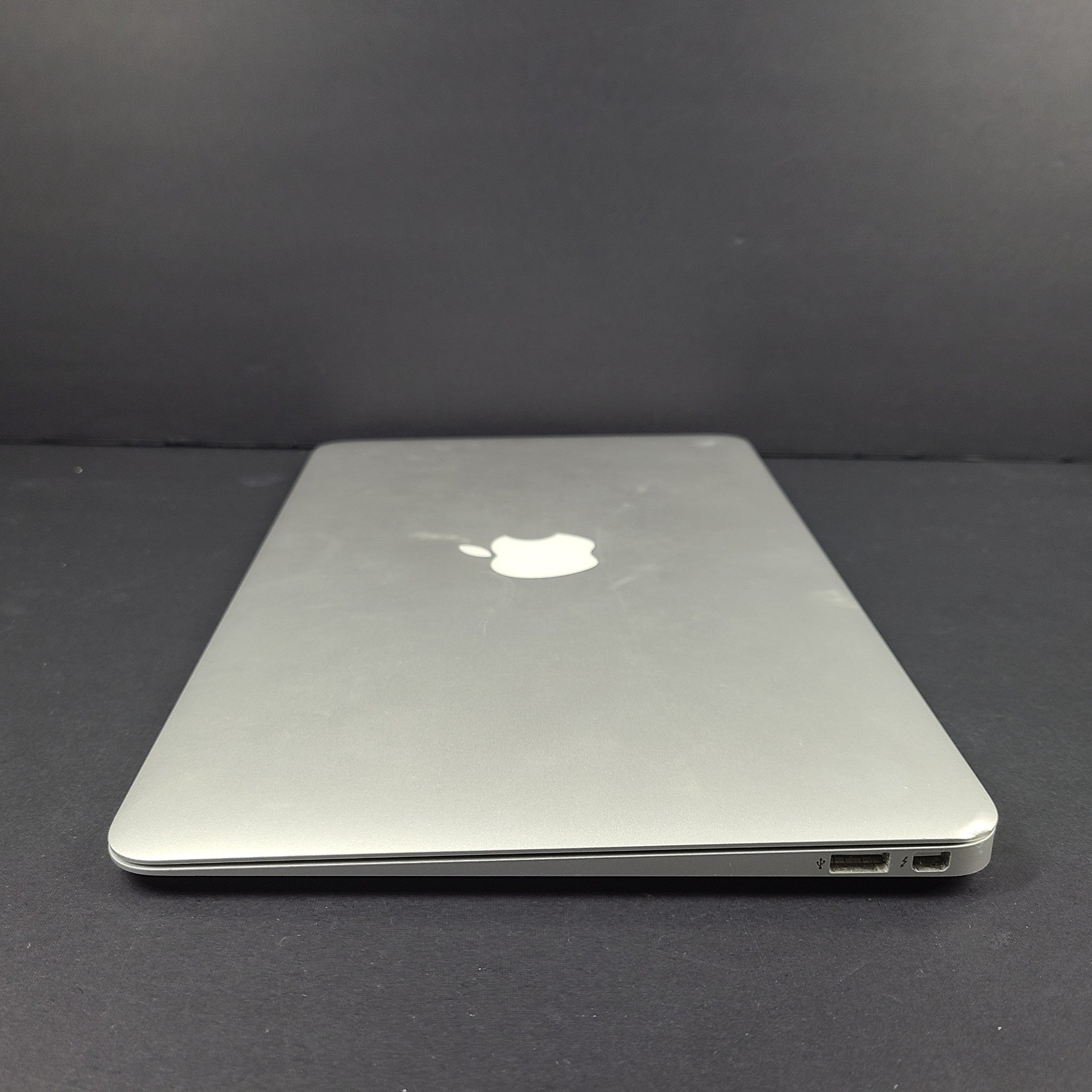 Early 2014 Apple MacBook Air Laptop A1465 11" Intel i5 @1.4GHz 128GB SSD 4GB RAM