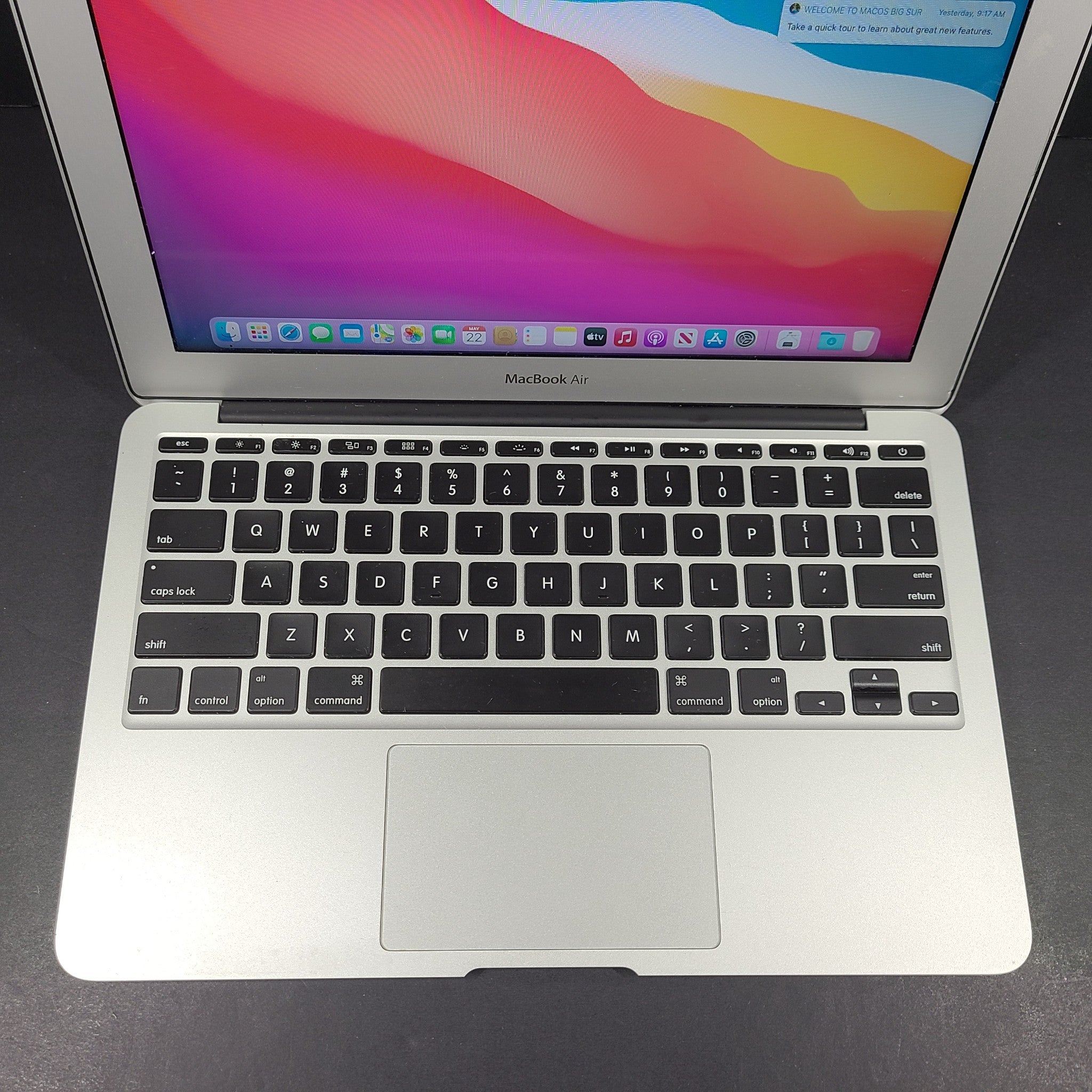 Early 2014 Apple MacBook Air Laptop A1465 11" Intel i5 @1.4GHz 128GB SSD 4GB RAM