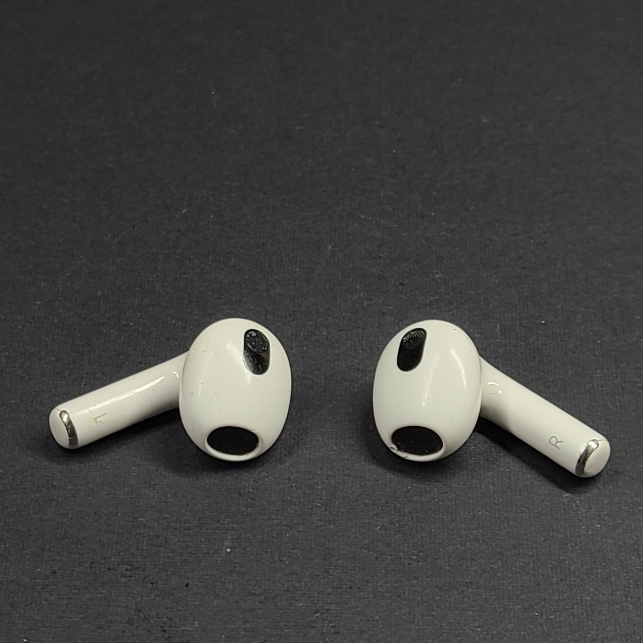 AirPods 3rd Gen (NOT PRO) (A2565 A2564) + MagSafe Charging Case A2566 - OEM READ
