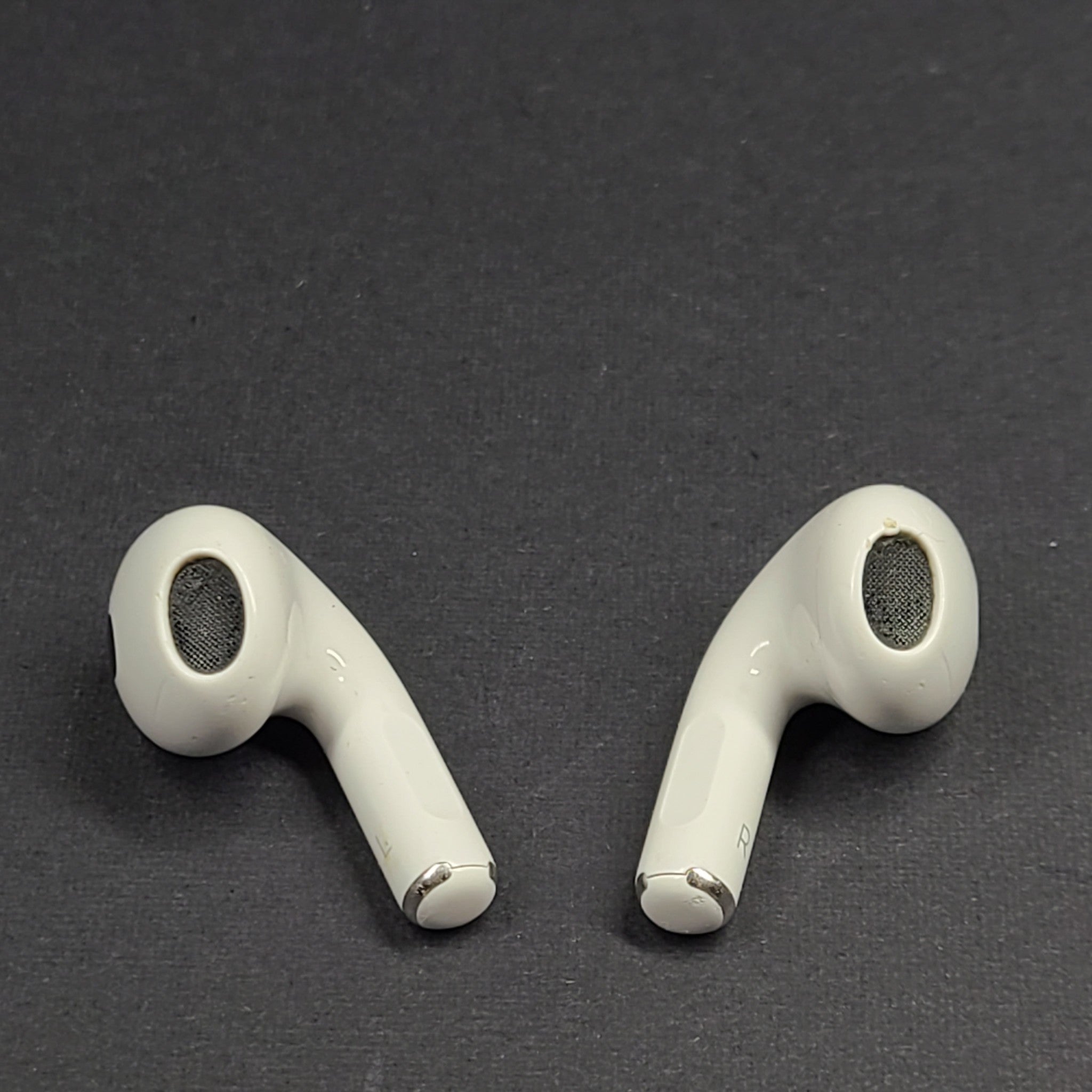 AirPods 3rd Gen (NOT PRO) (A2565 A2564) + MagSafe Charging Case A2566 - OEM READ