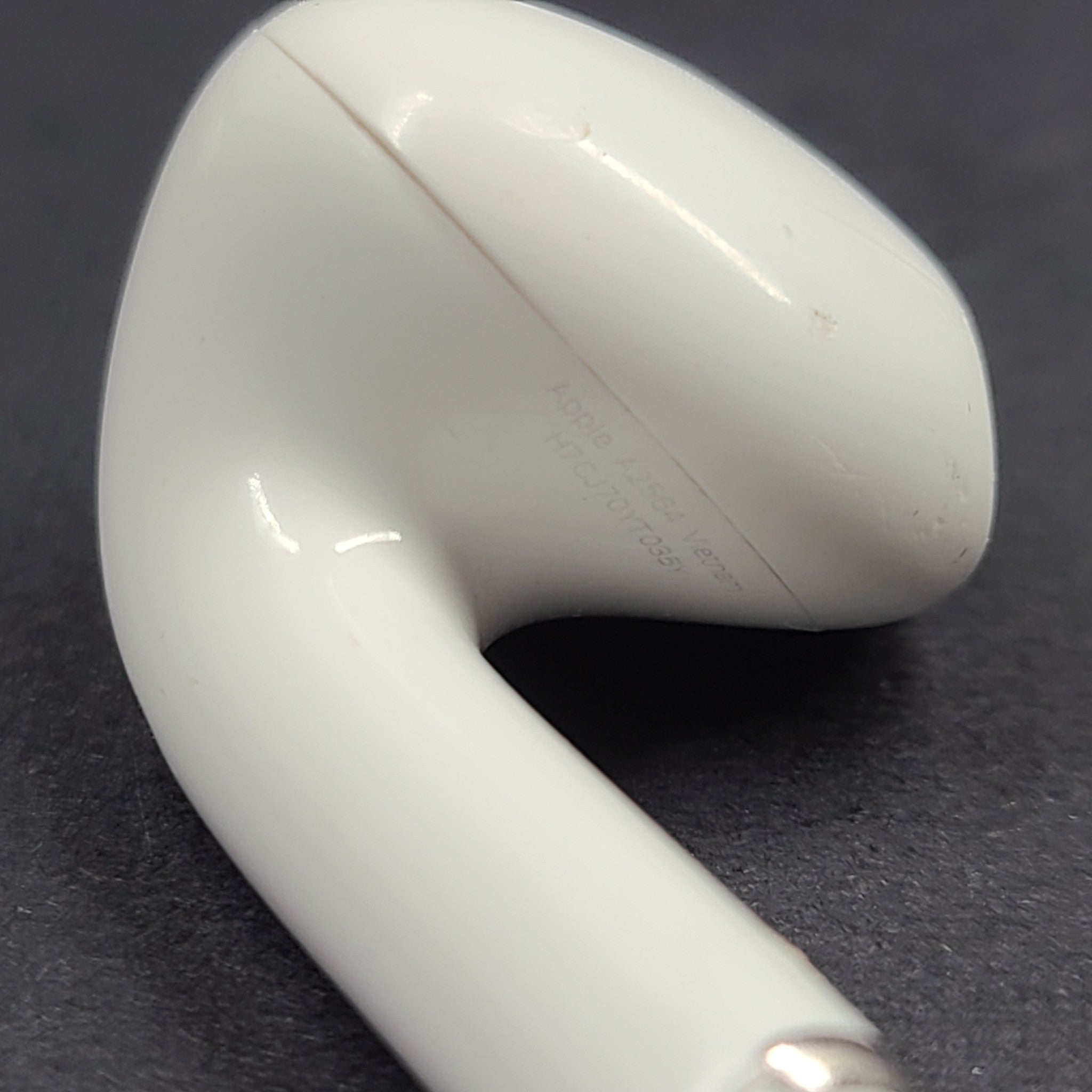 AirPods 3rd Gen (NOT PRO) (A2565 A2564) + MagSafe Charging Case A2566 - OEM READ