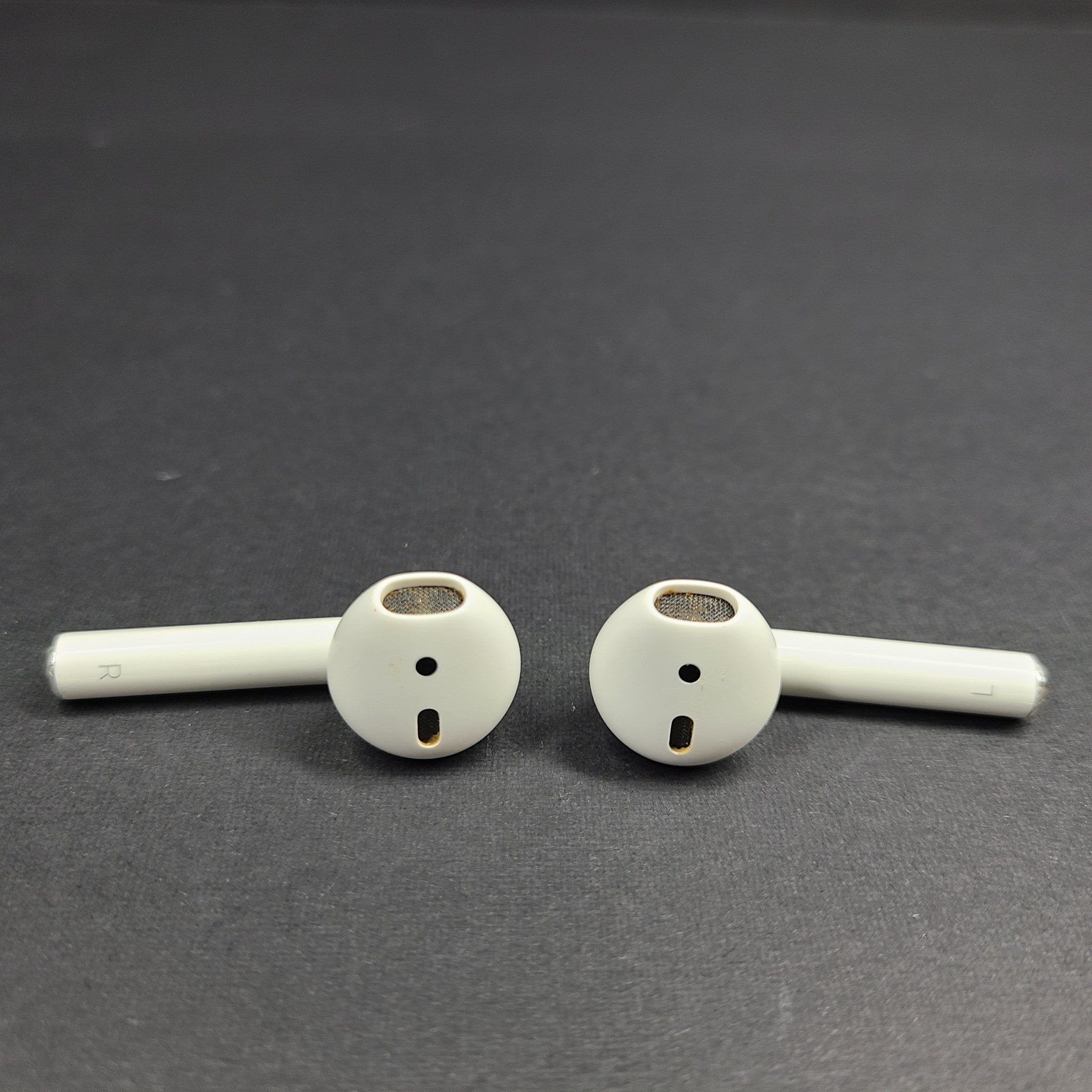 Apple AirPods 2nd Generation with Charging Case A1602 A2032 A2031 –Genuine Apple
