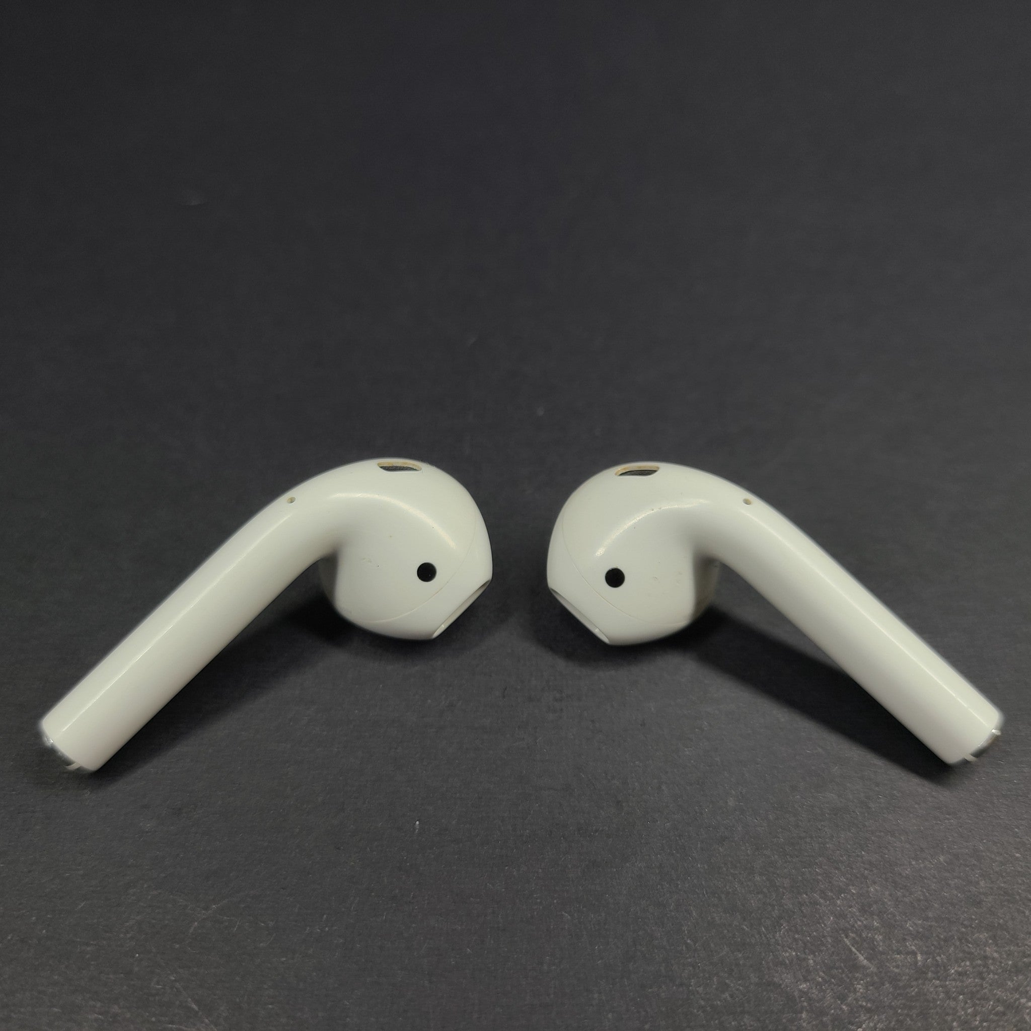 Apple AirPods 2nd Generation with Charging Case A1602 A2032 A2031 –Genuine Apple