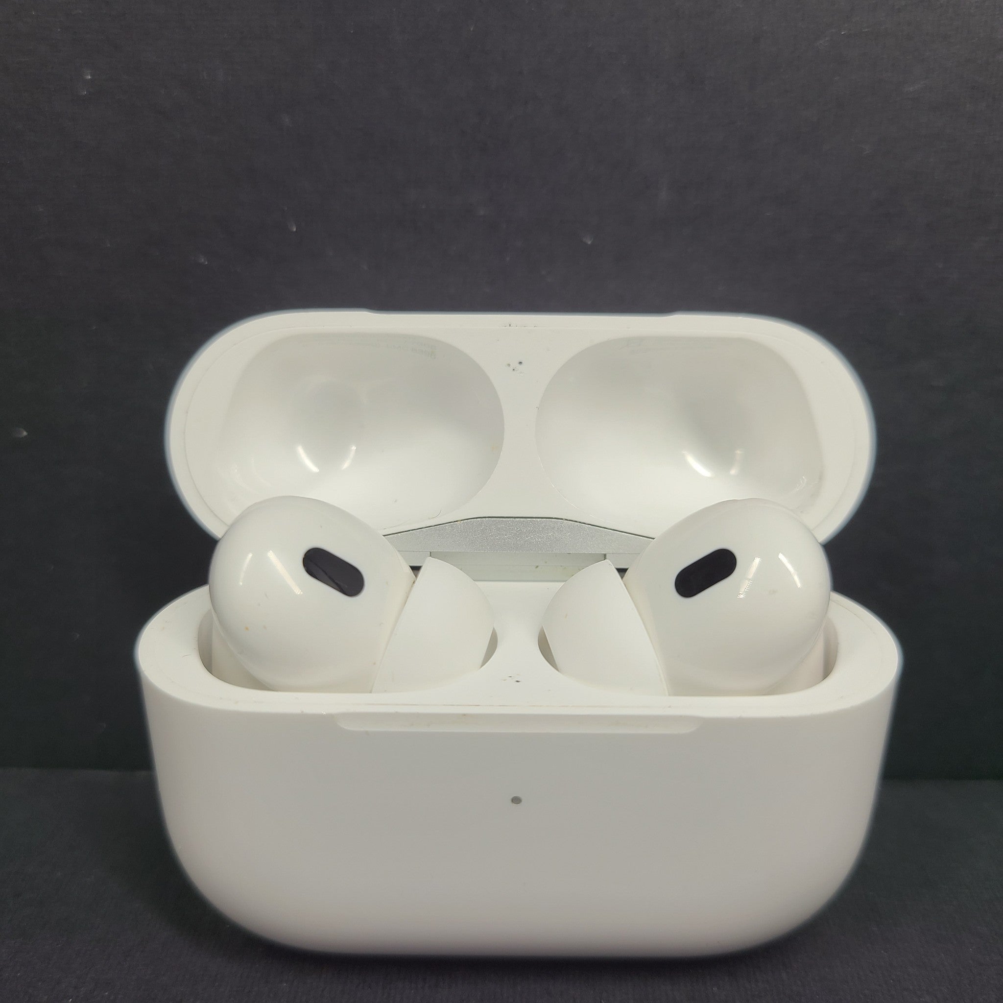 Apple AirPod Pro 2nd Gen USB-C Pods with Case MagSafe  A2968 100% Original