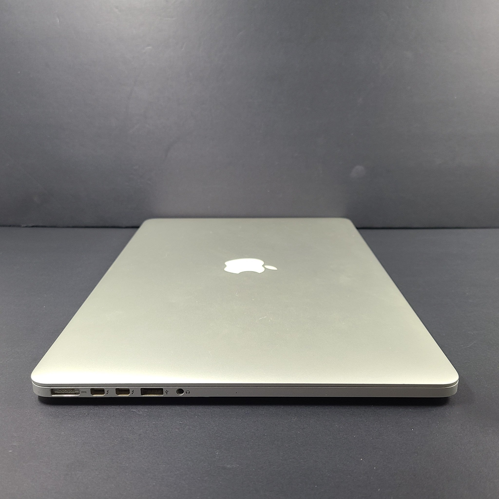2014 Apple Macbook 15" A1398 (Intel i7, 1TB SSD, 16GB) Silver READ FOR PARTS