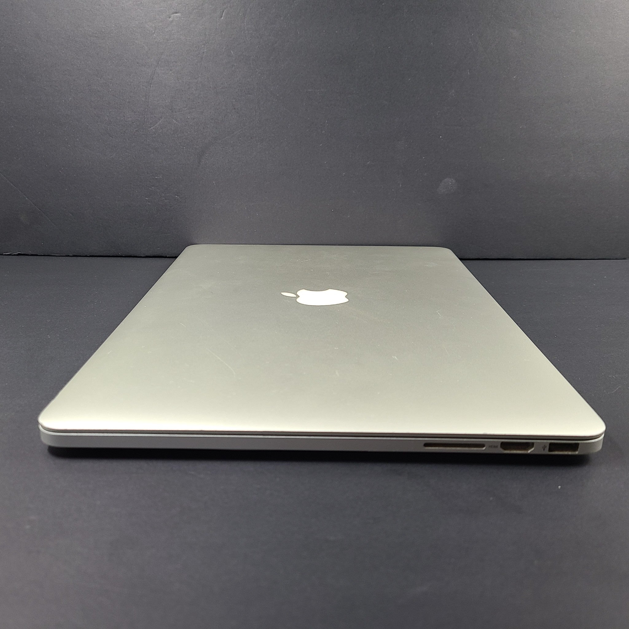 2014 Apple Macbook 15" A1398 (Intel i7, 1TB SSD, 16GB) Silver READ FOR PARTS