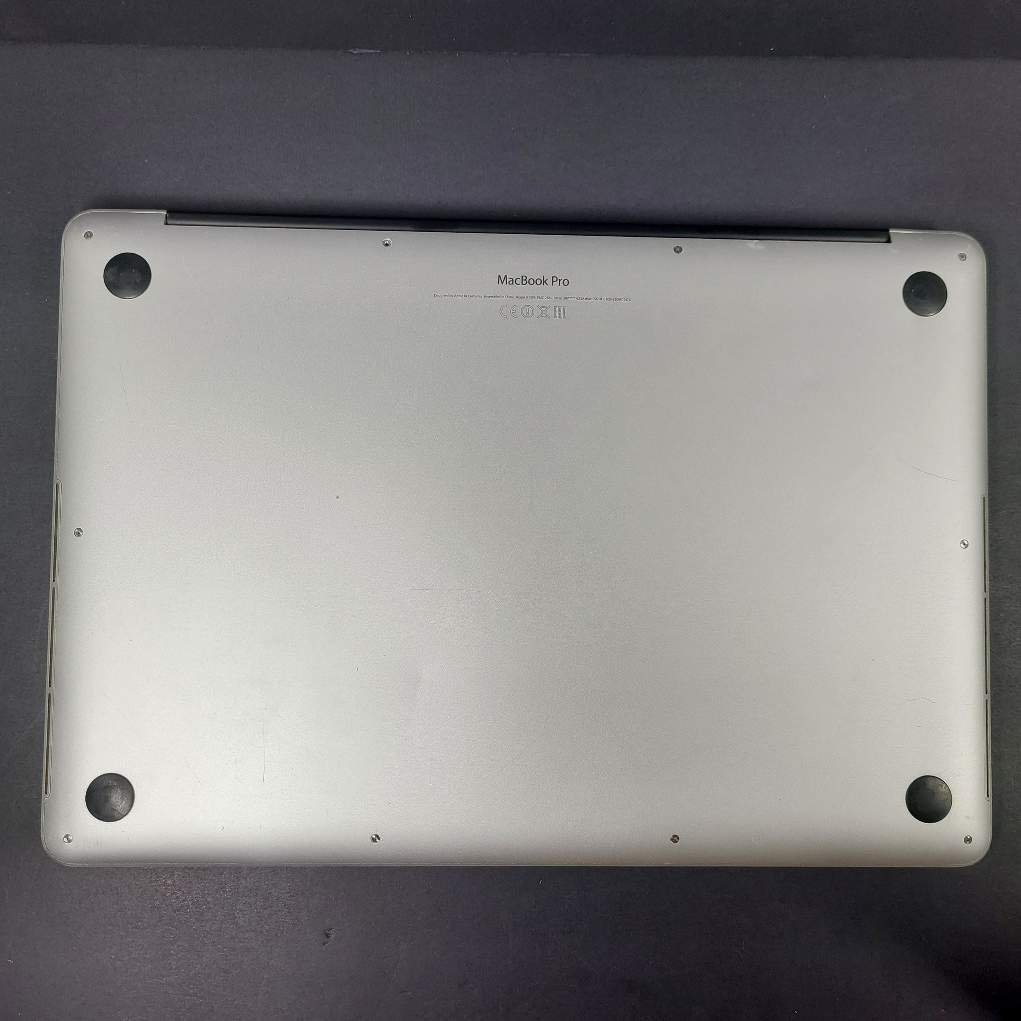 2014 Apple Macbook 15" A1398 (Intel i7, 1TB SSD, 16GB) Silver READ FOR PARTS