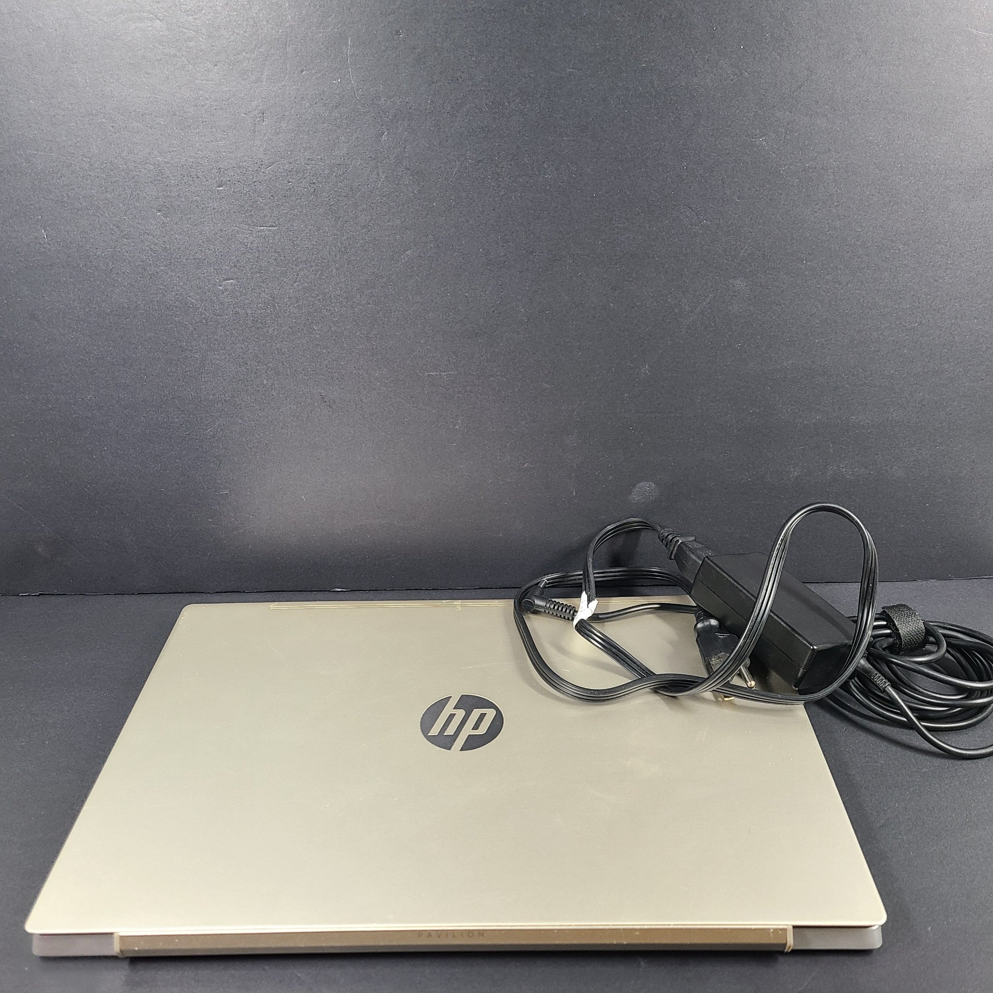 HP Pavilion 15-cw0007la 15.6" Laptop AMD Ryzen 3 2300U 256GB SSD 12GB RAM Silver