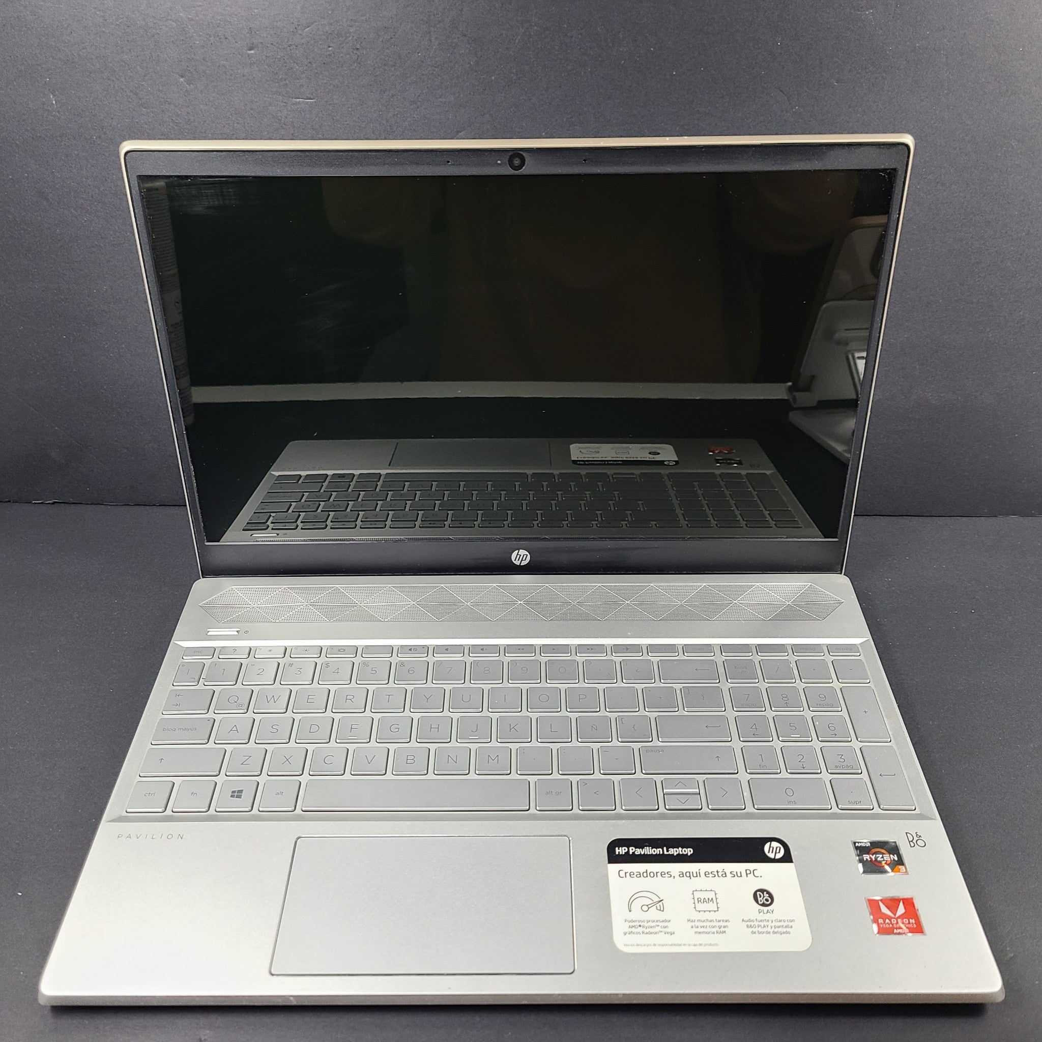 HP Pavilion 15-cw0007la 15.6" Laptop AMD Ryzen 3 2300U 256GB SSD 12GB RAM Silver