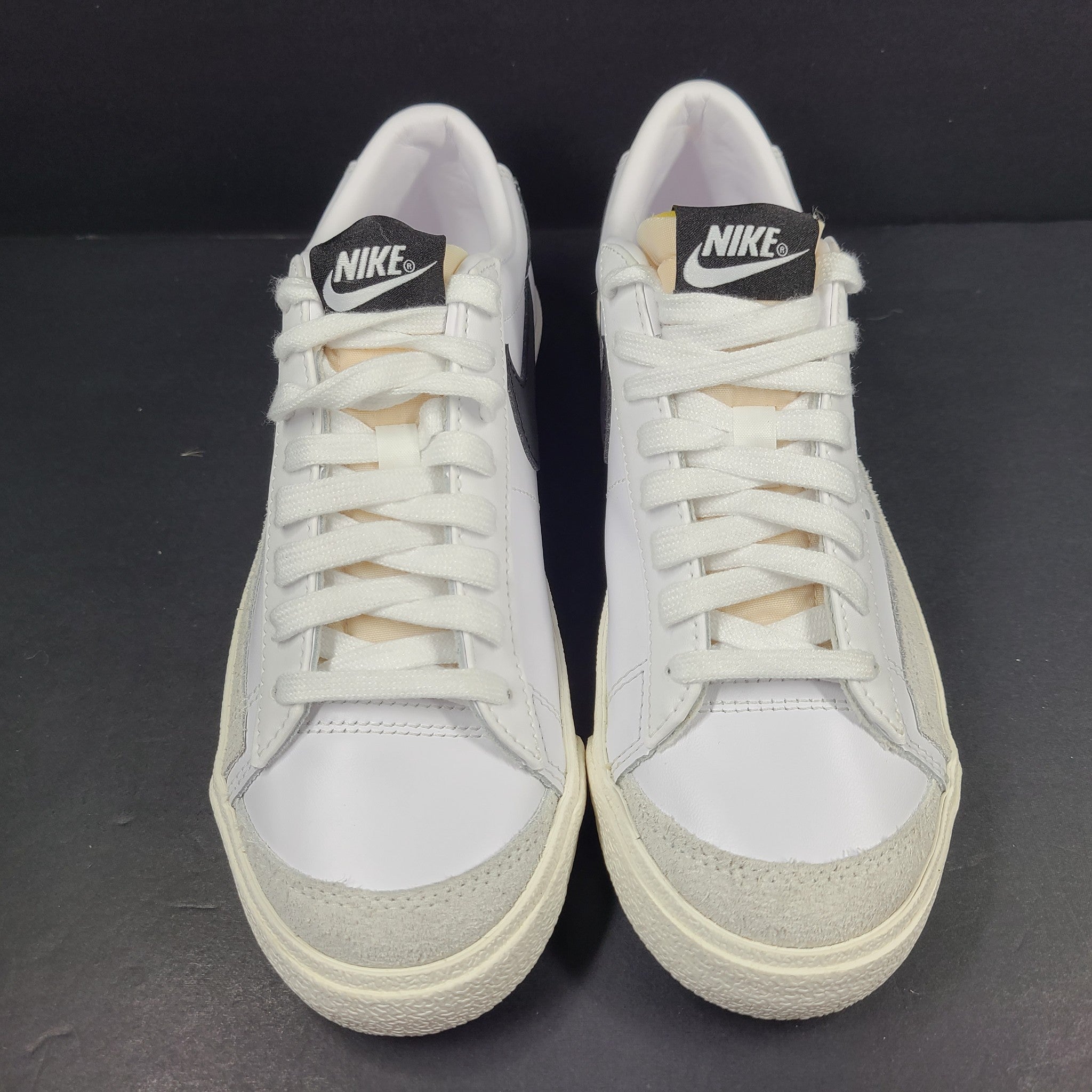 Nike Women's Blazer Low '77 Shoes Sneakers DC4769-102 White Sz 9.5