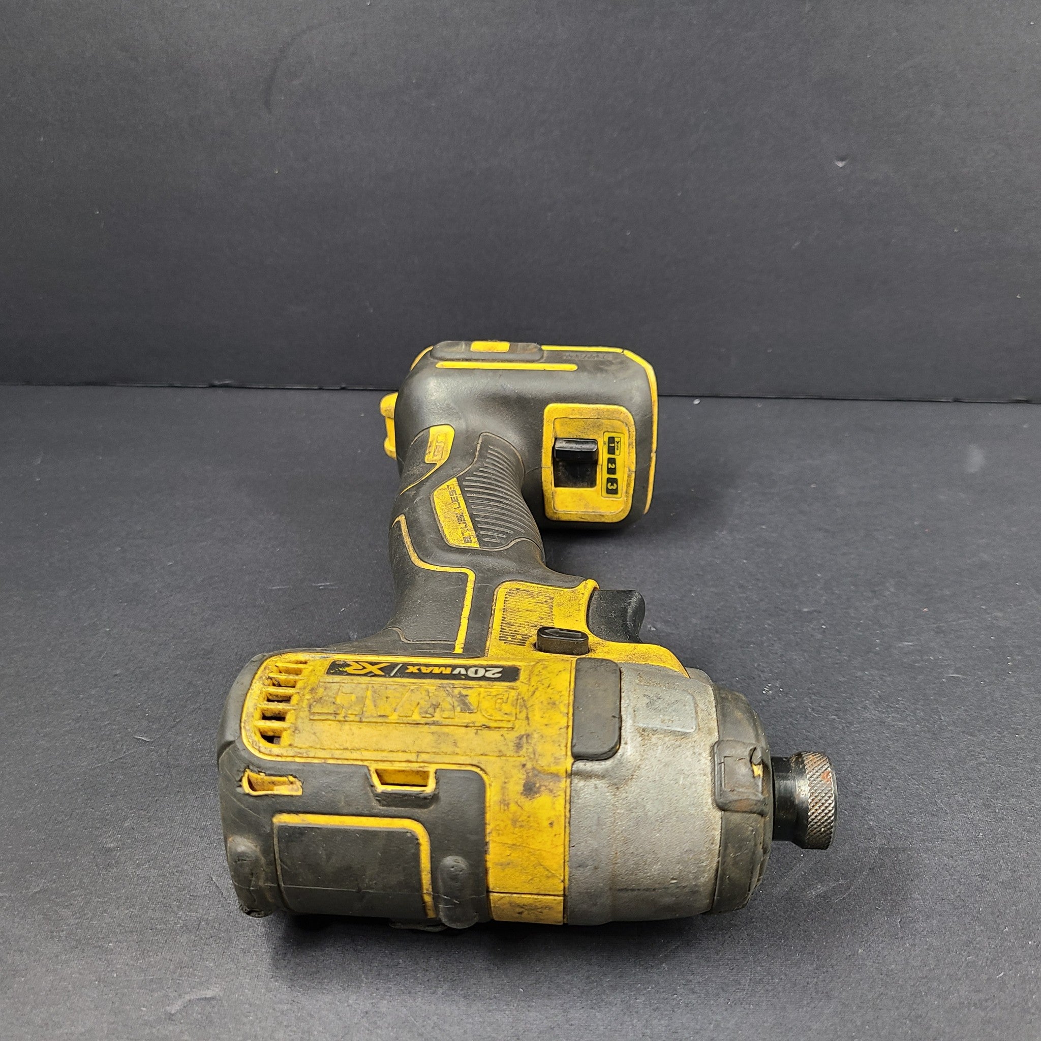 DeWalt 20 V Max Atomic Li-ion Cordless Brushless 1/4-inch Impact Driver DCF887