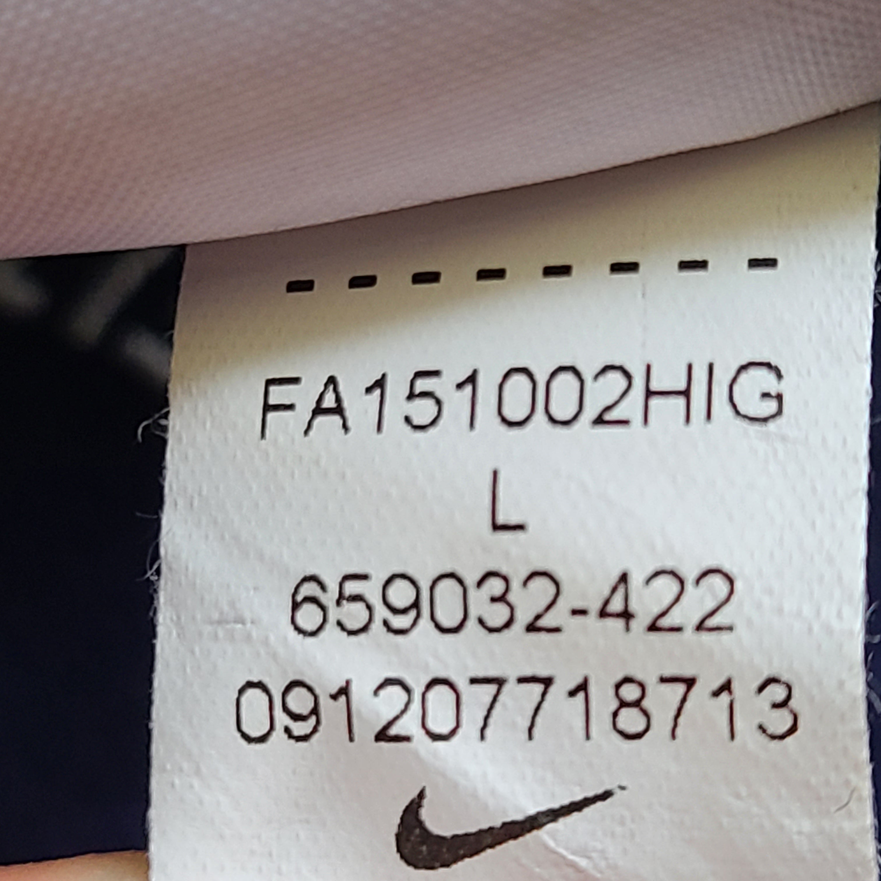FC Barcelona 2015 youth home jersey in red and navy with Qatar Airways and UNICEF logos visible.