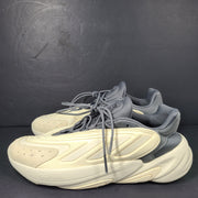 A pair of men's Adidas sneakers in size 9.5