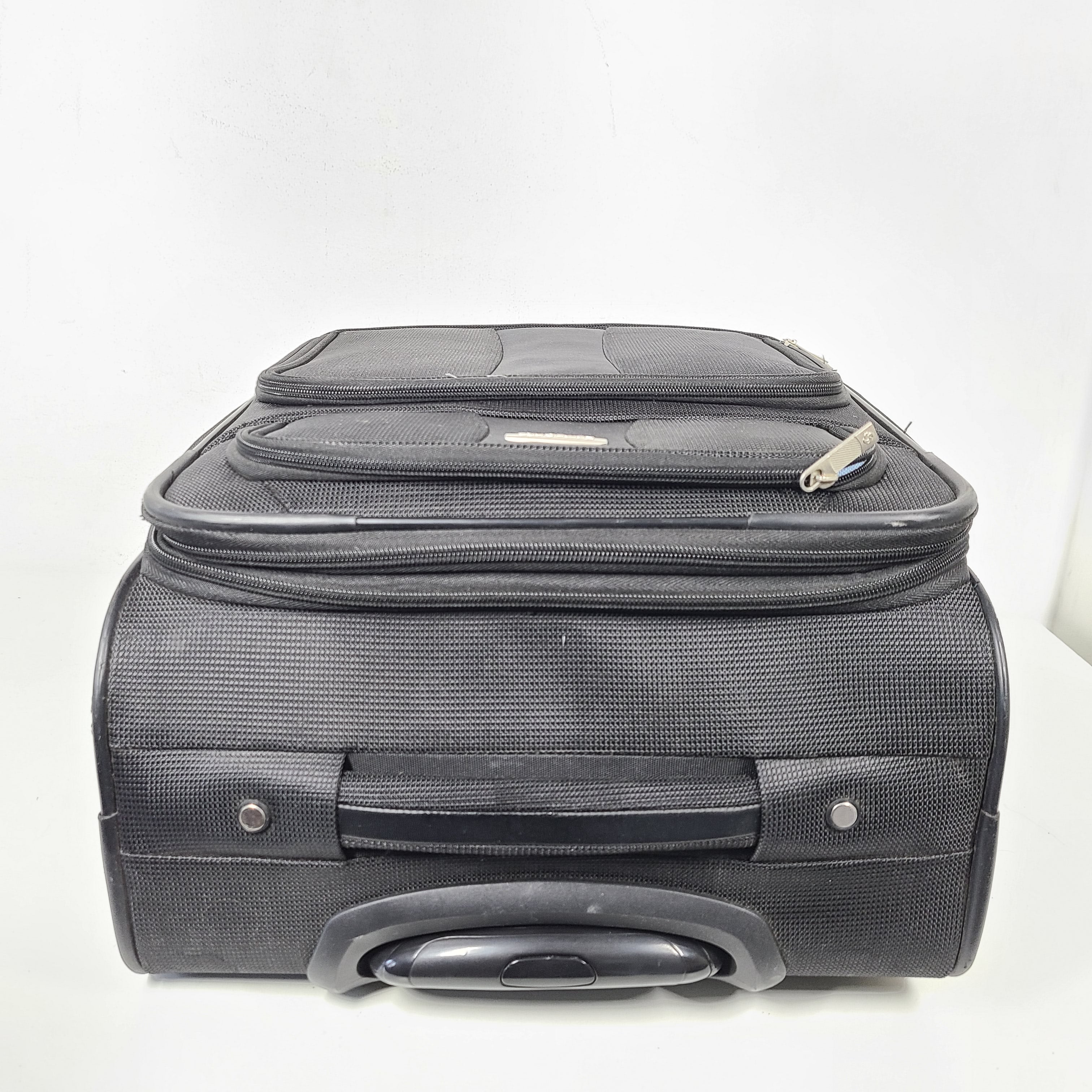 A black Samsonite spinner suitcase with model number NA01019309.