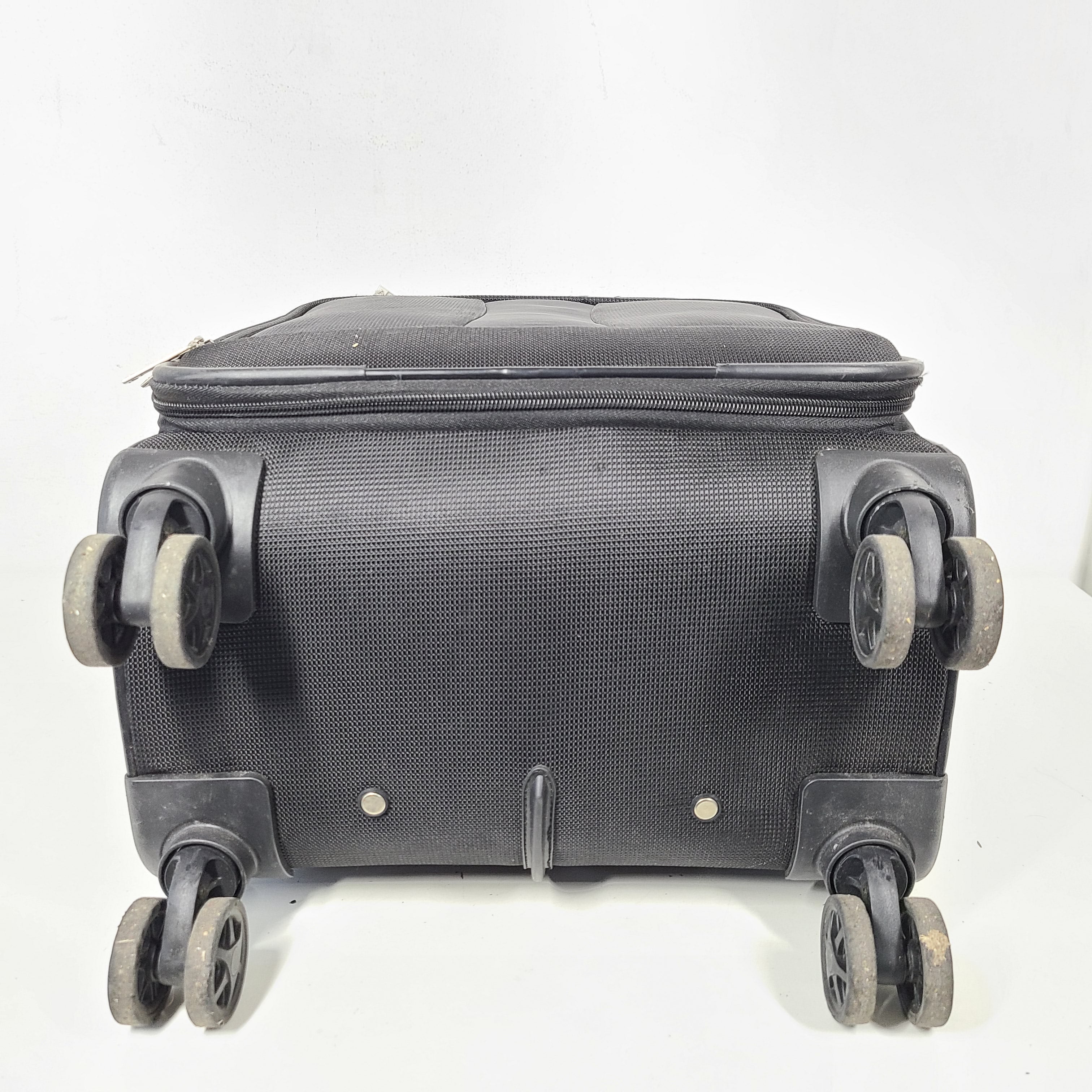 A black Samsonite spinner suitcase with model number NA01019309.