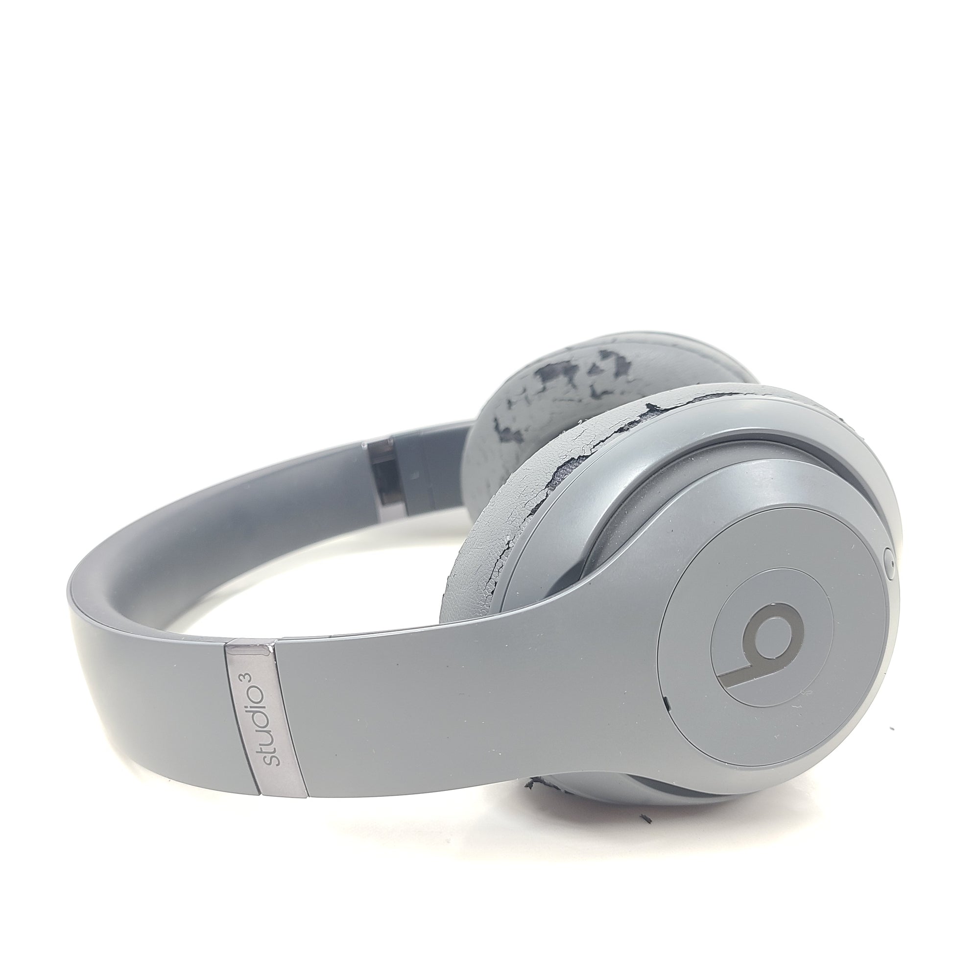 A pair of Beats Studio3 Wireless Over-Ear Headphones in Gray color