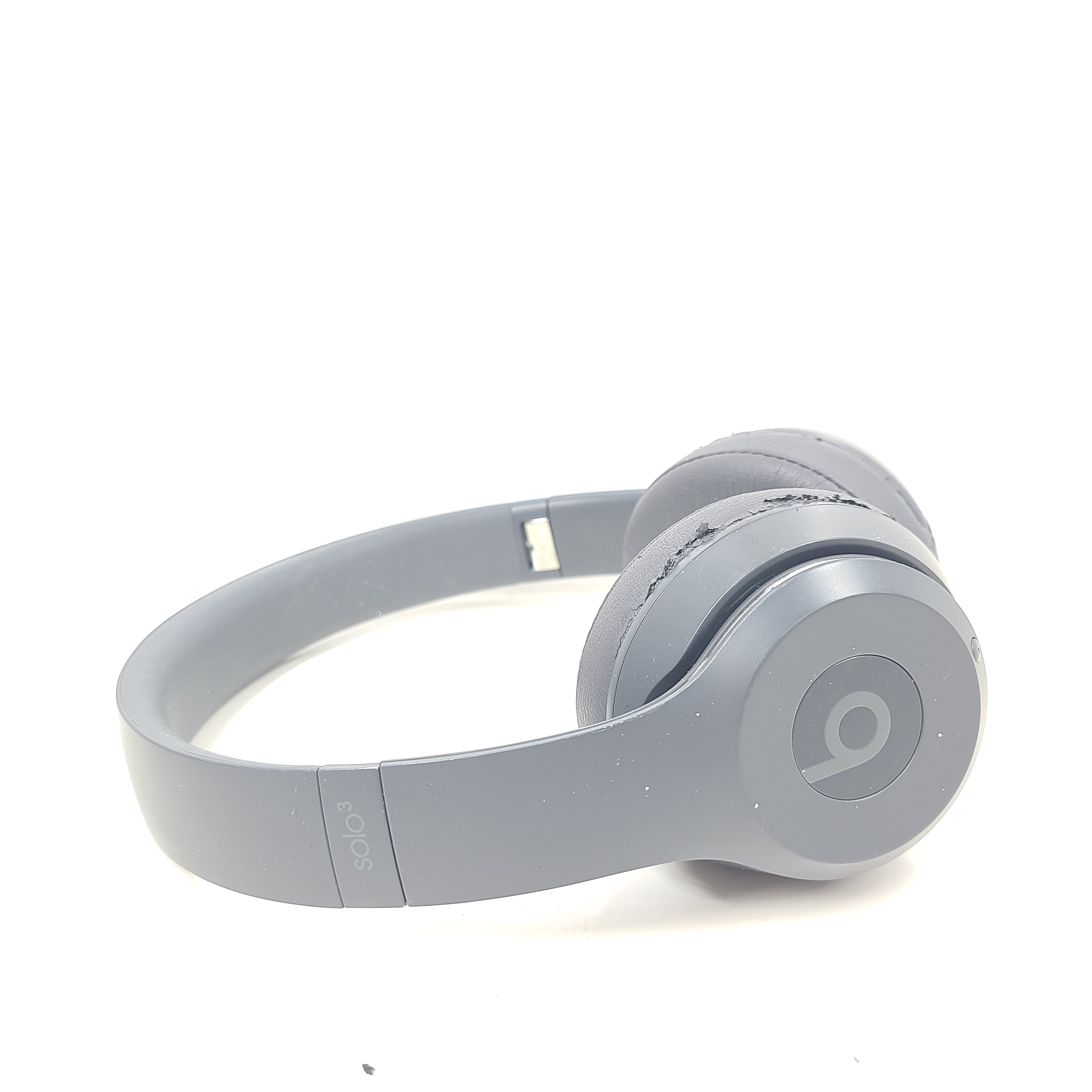 A pair of Beats Solo3 Wireless Headphones in Gray color