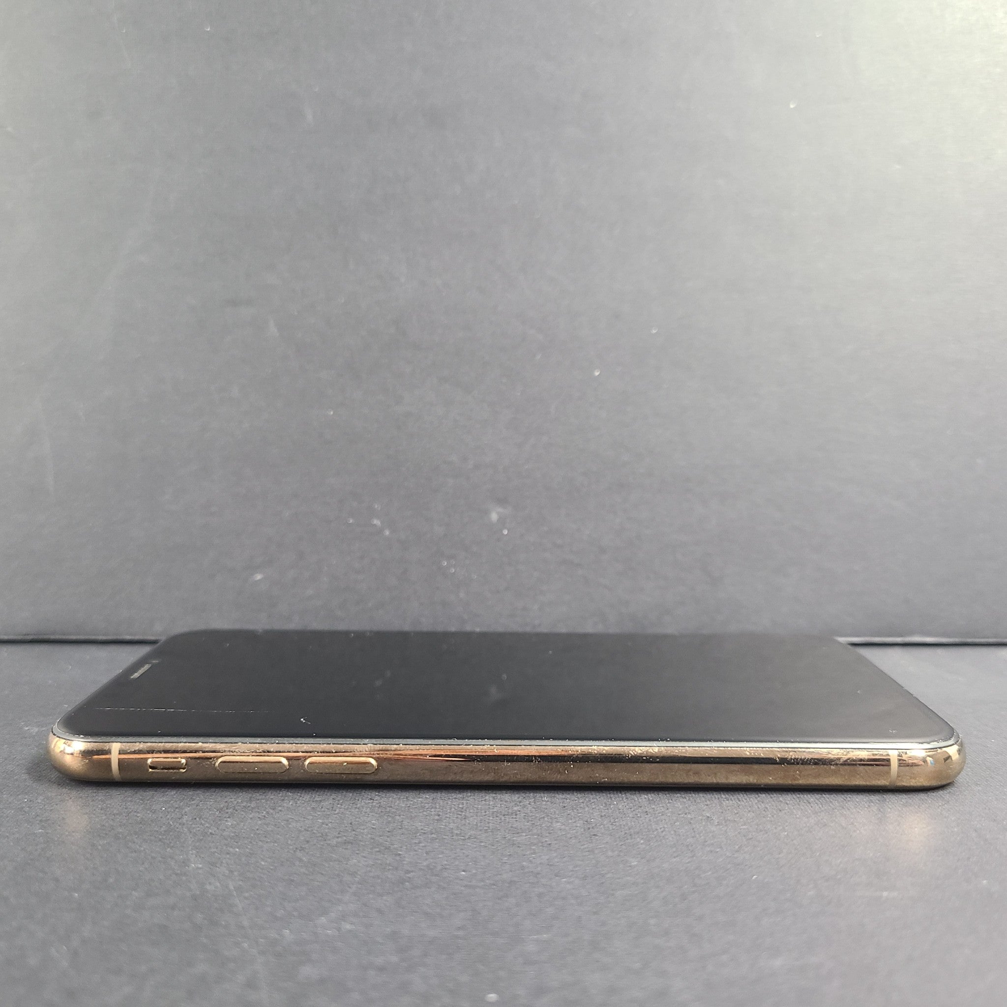 Apple iPhone XS - 64GB - Gold (Unlocked) iOS Smartphone A1920 (CDMA + GSM)