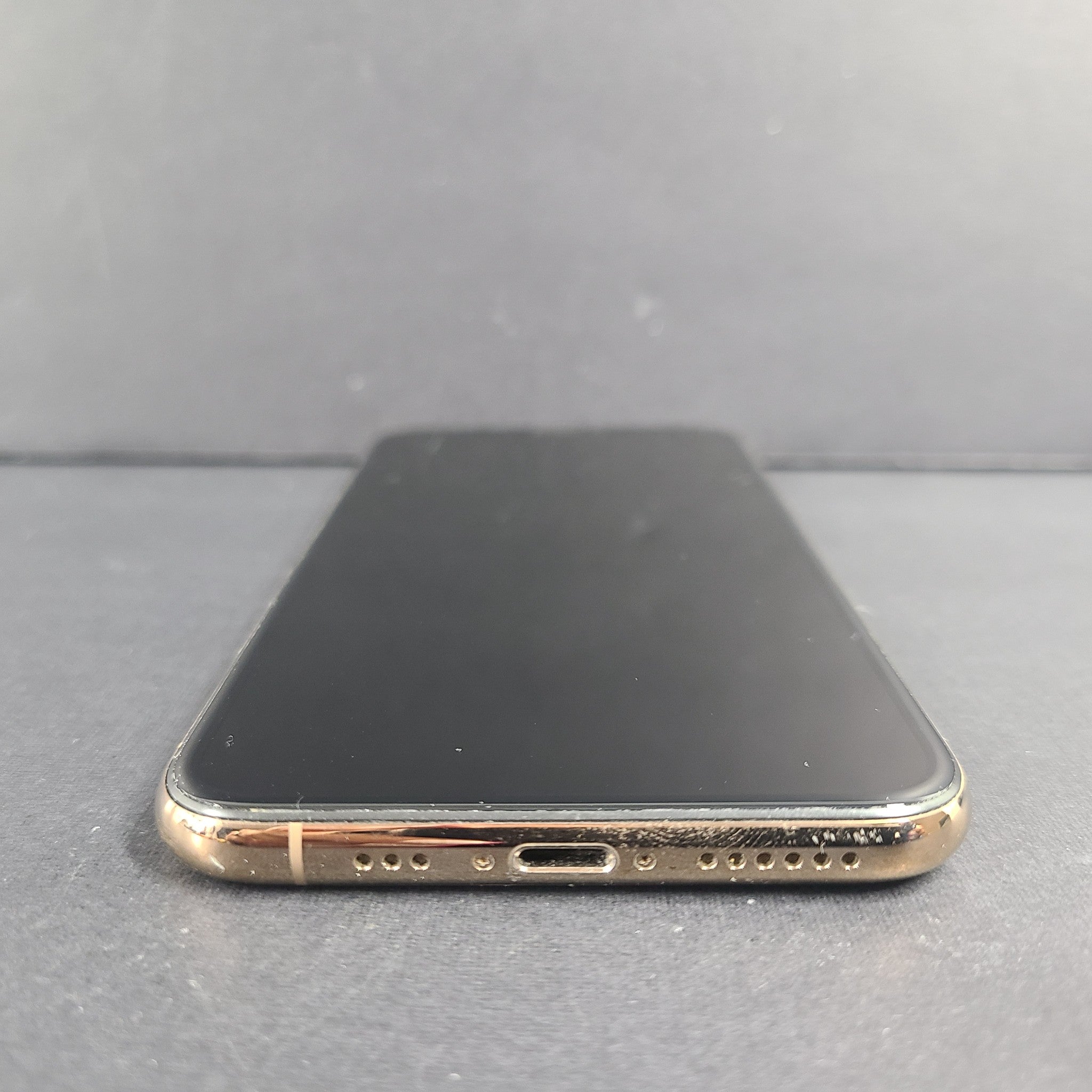 Apple iPhone XS - 64GB - Gold (Unlocked) iOS Smartphone A1920 (CDMA + GSM)