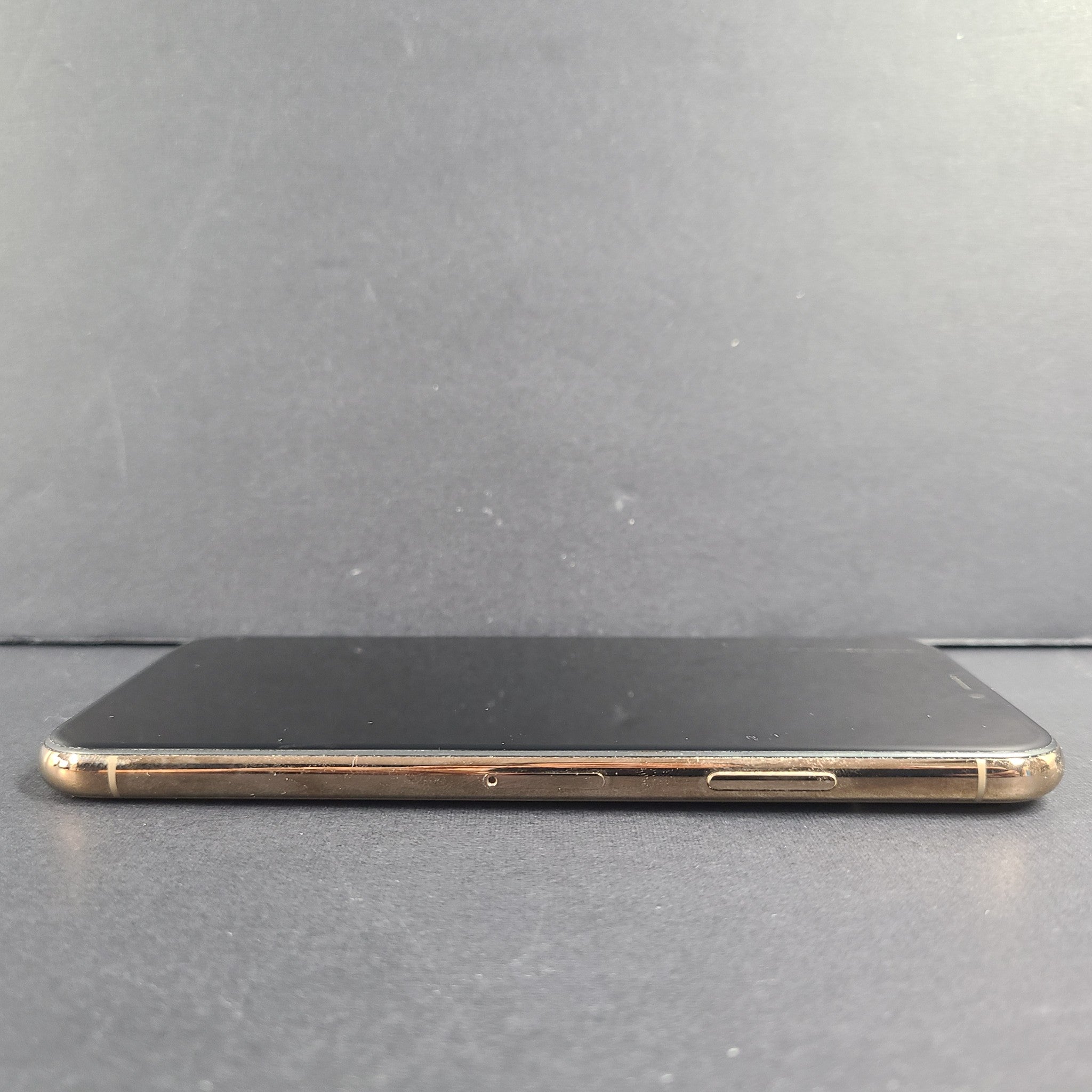 Apple iPhone XS - 64GB - Gold (Unlocked) iOS Smartphone A1920 (CDMA + GSM)