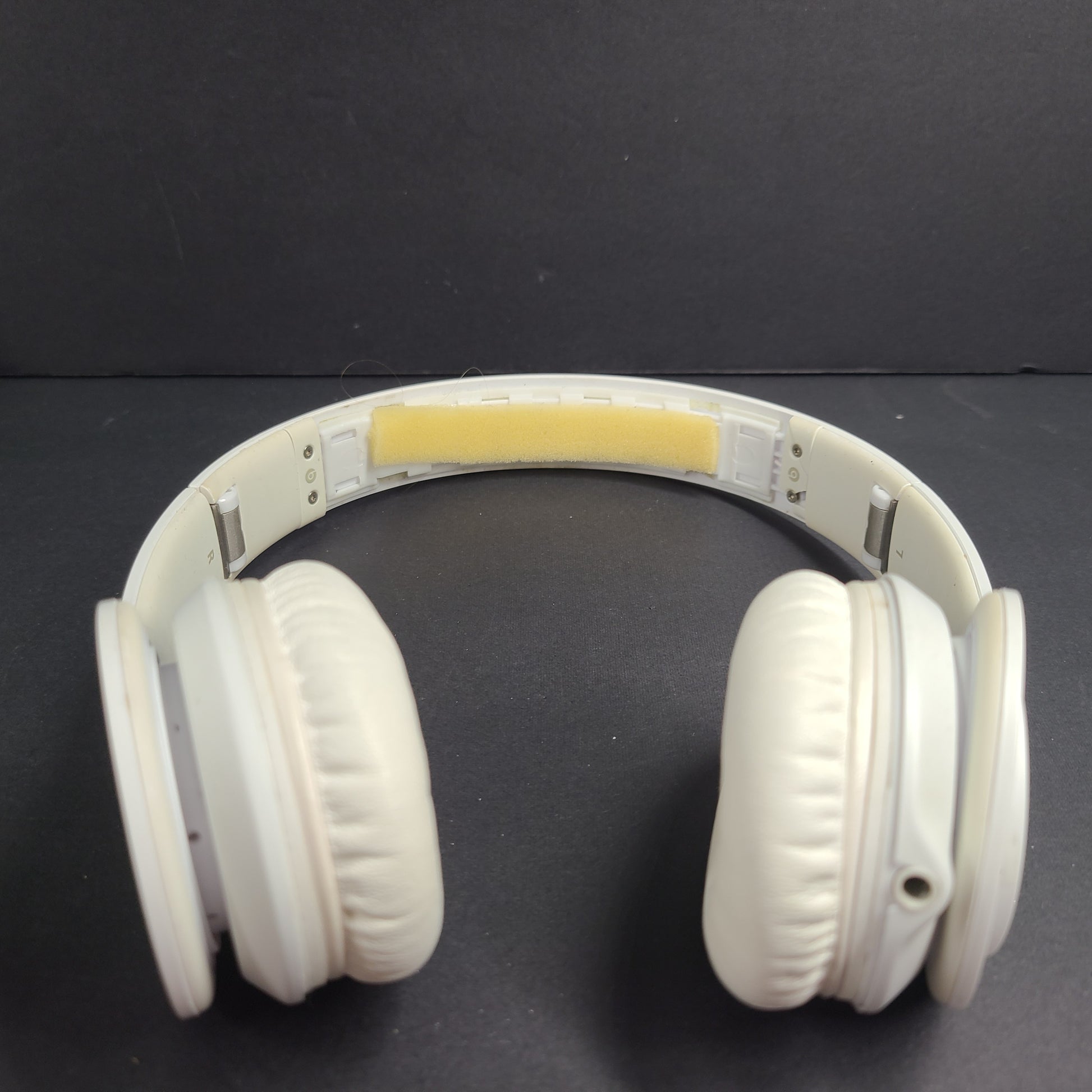 Premium Beats by Dr. Dre Solo HD On-Ear Headphones in White