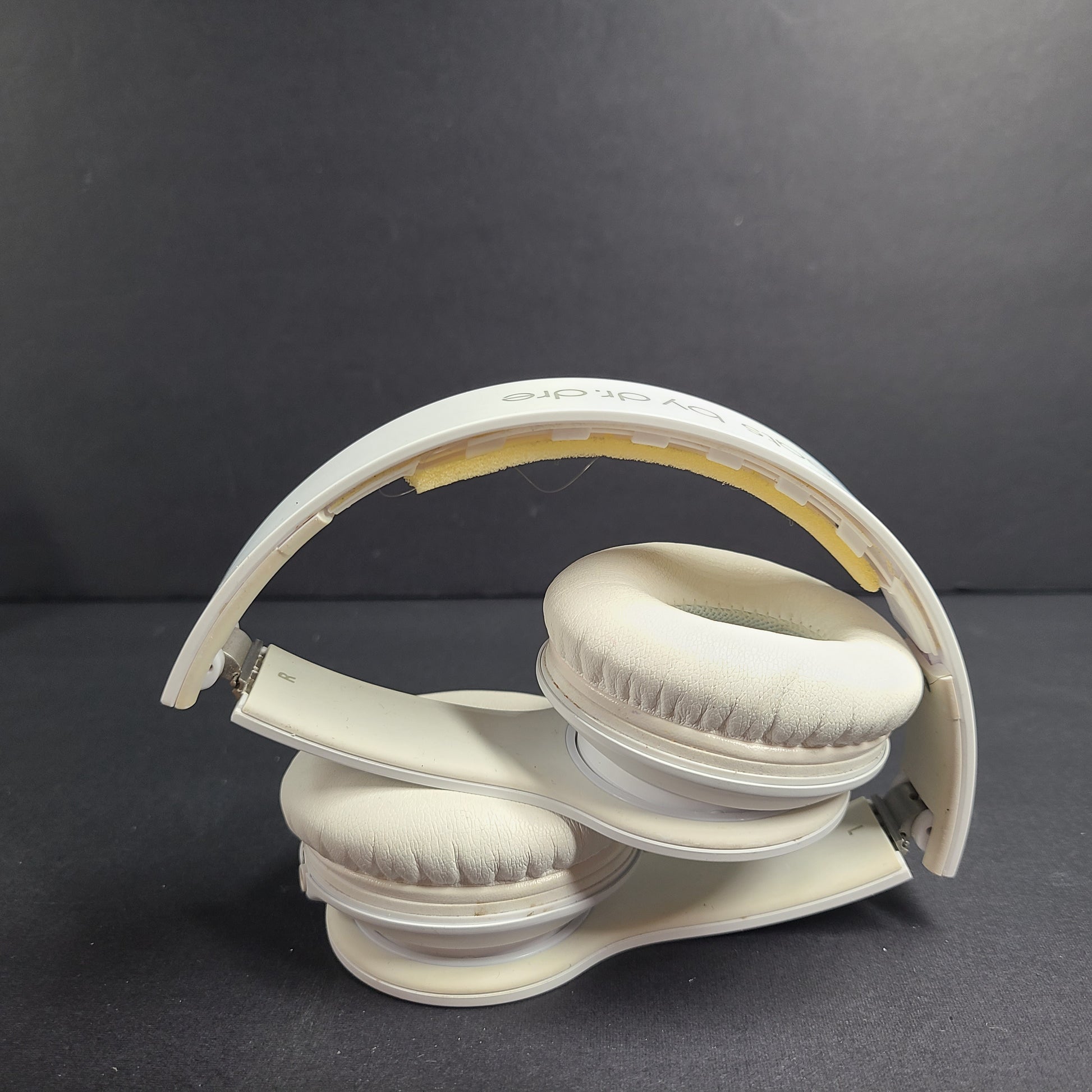 Premium Beats by Dr. Dre Solo HD On-Ear Headphones in White