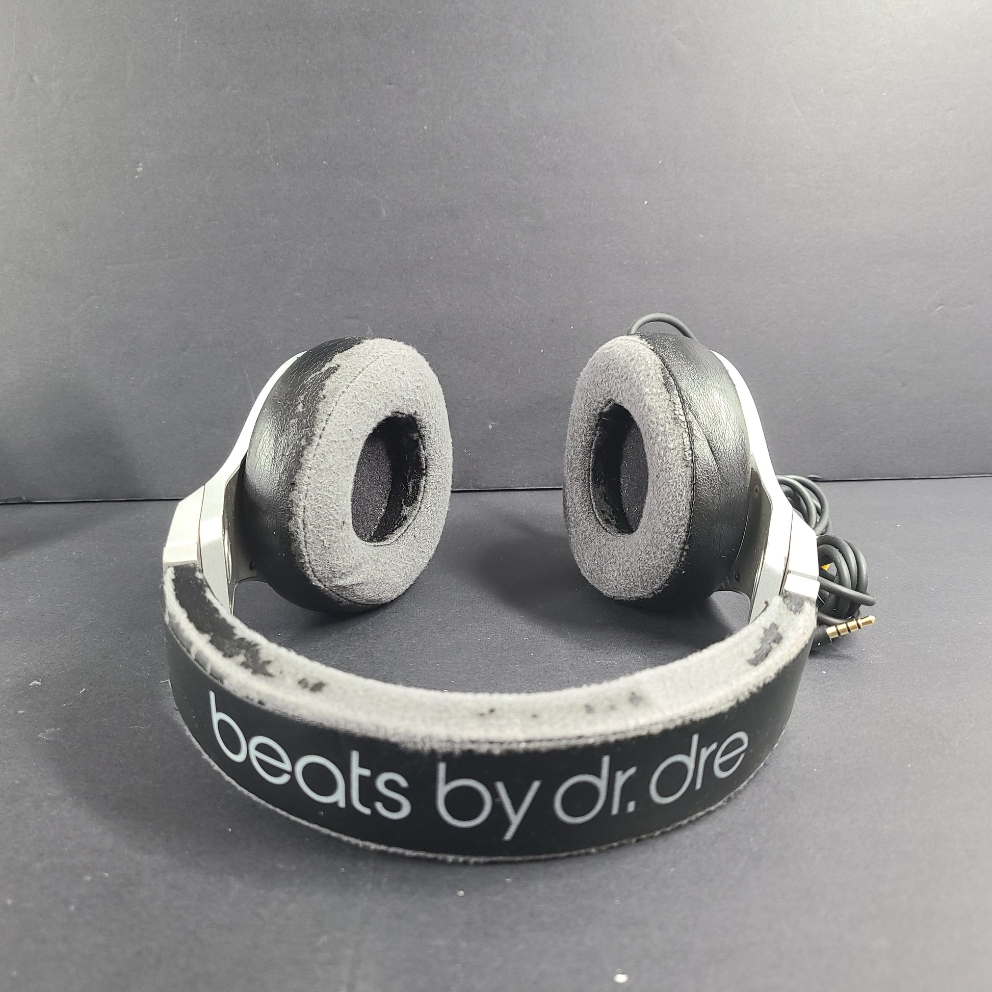 Premium Beats Pro Over-Ear Headphones in Silver color
