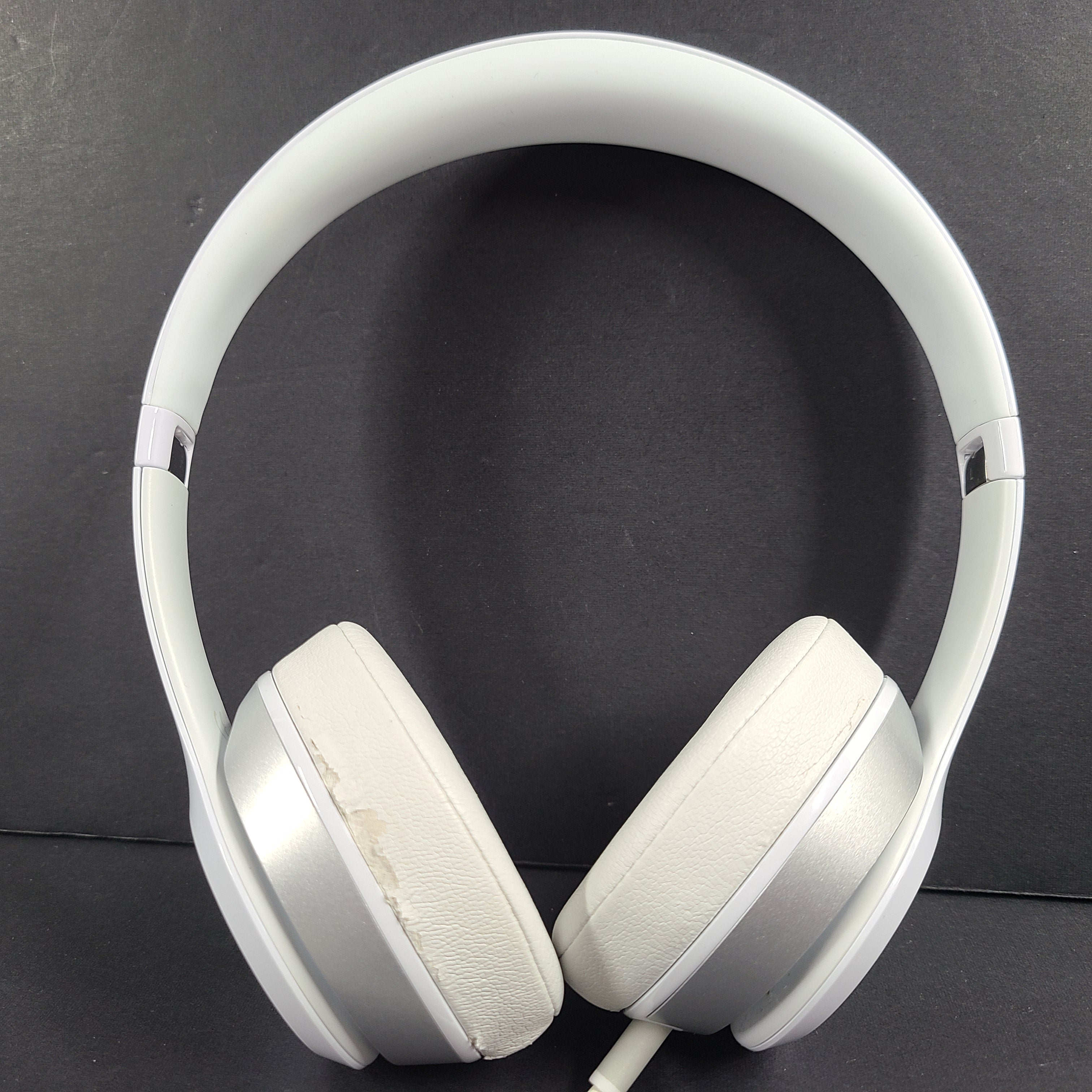 Beats by Dr. Dre Solo2 Wired Headband Headphones B0518 - White V1