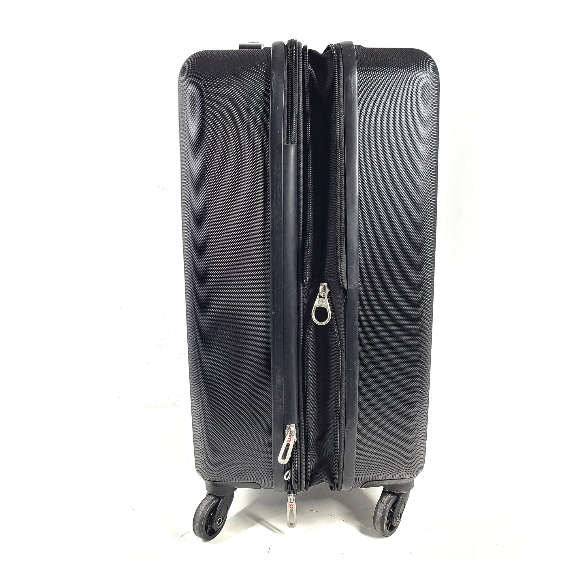 A sleek black SwissGear hardside spinner luggage SA8018.