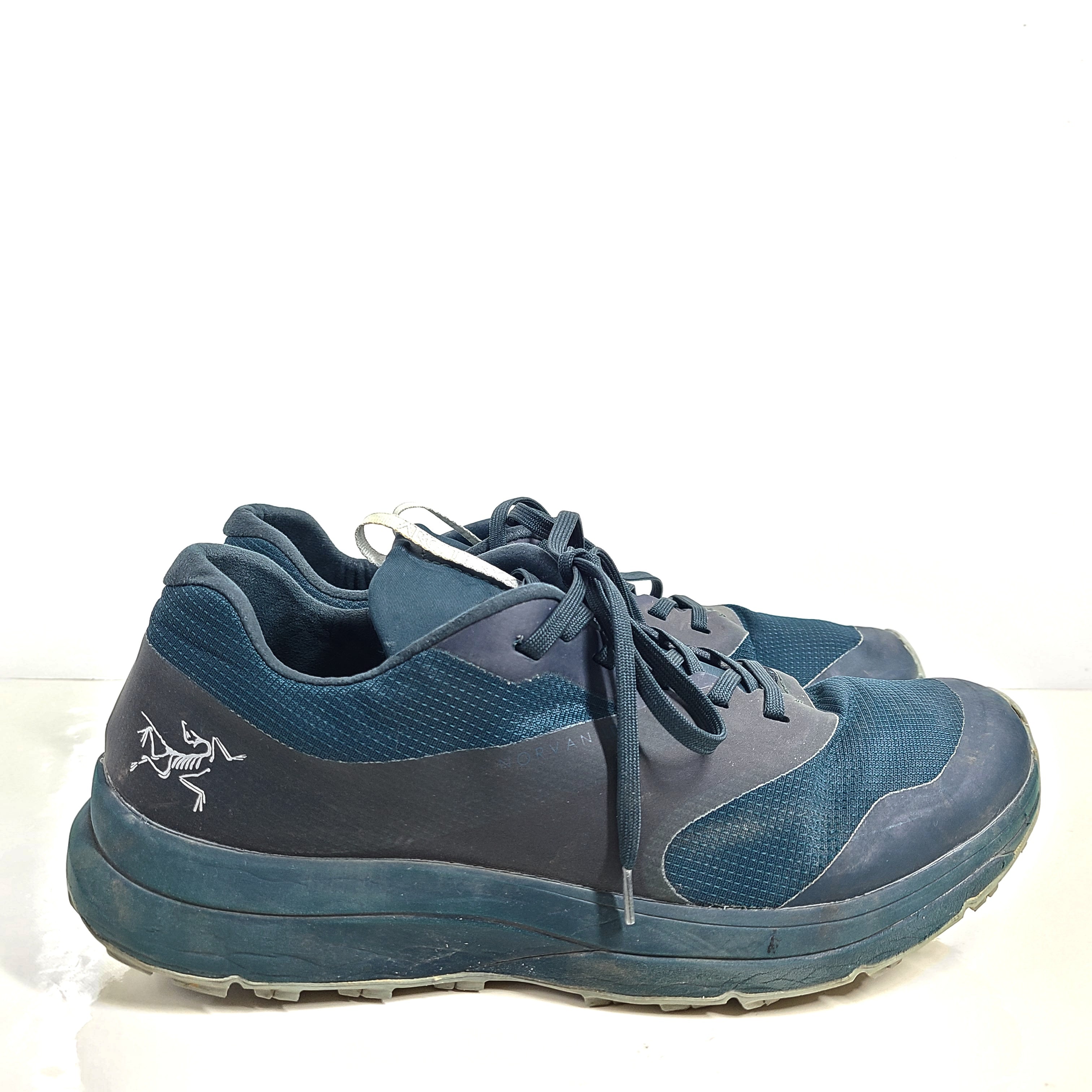 A pair of blue Arc'teryx men's running shoes in size 10.