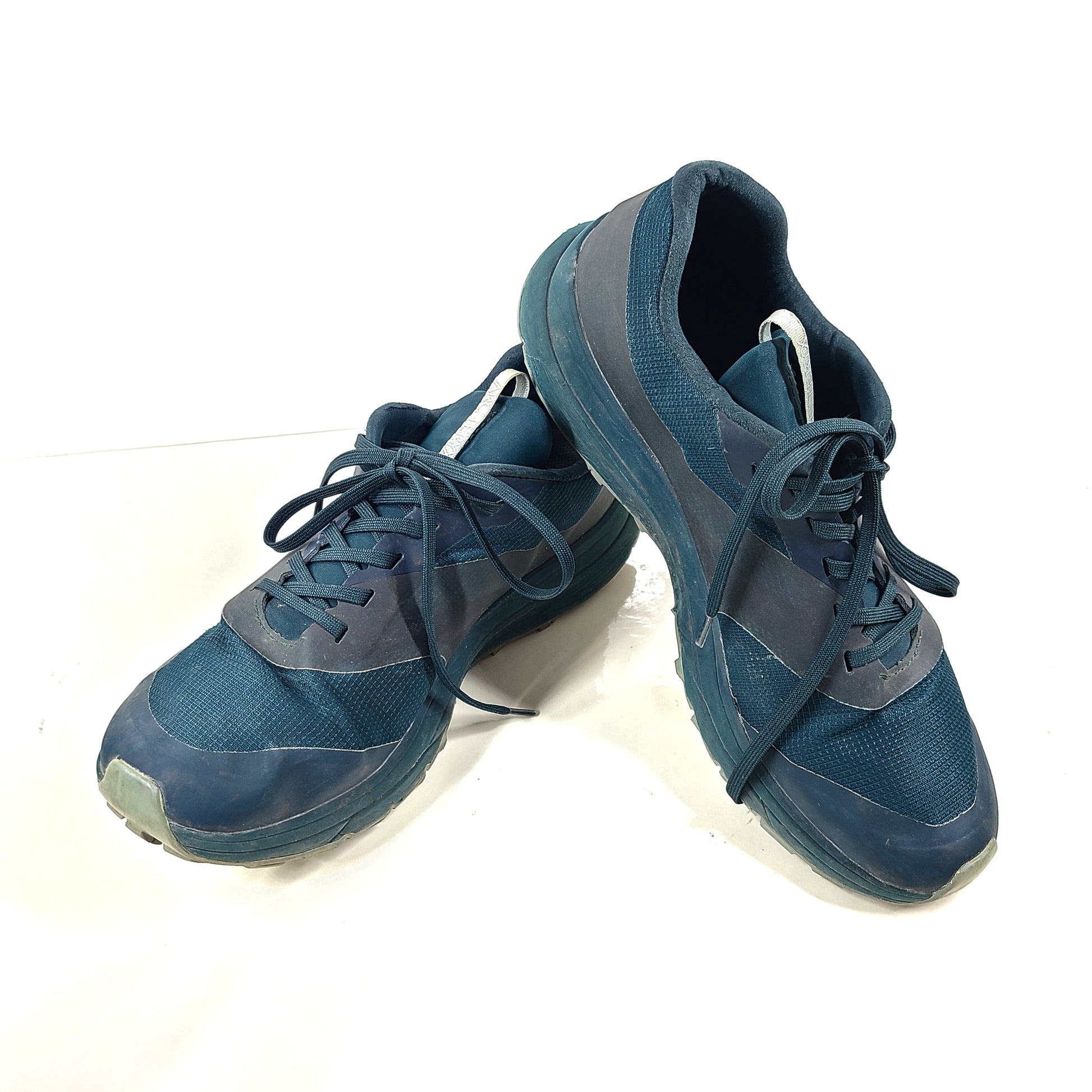 A pair of blue Arc'teryx men's running shoes in size 10.