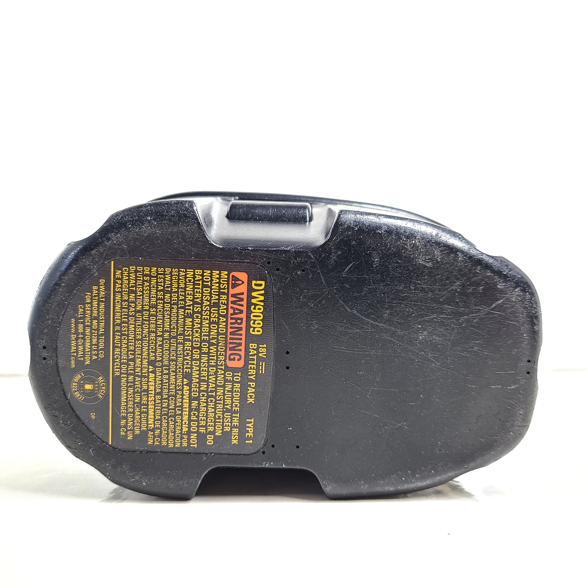 </strong> A reliable DeWalt 18V Battery Pack DW9099</p>
