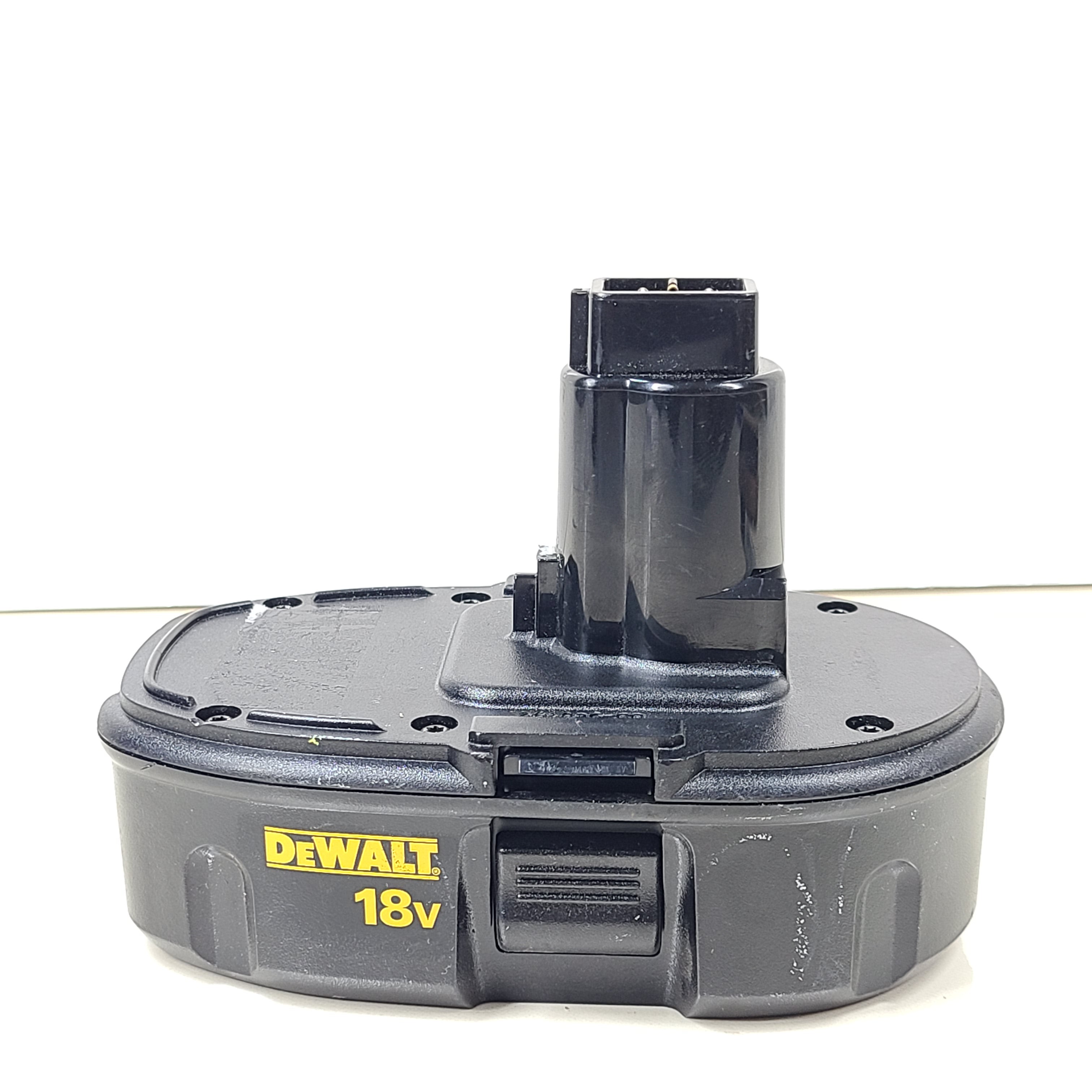 A reliable DeWalt 18V battery pack for power tools