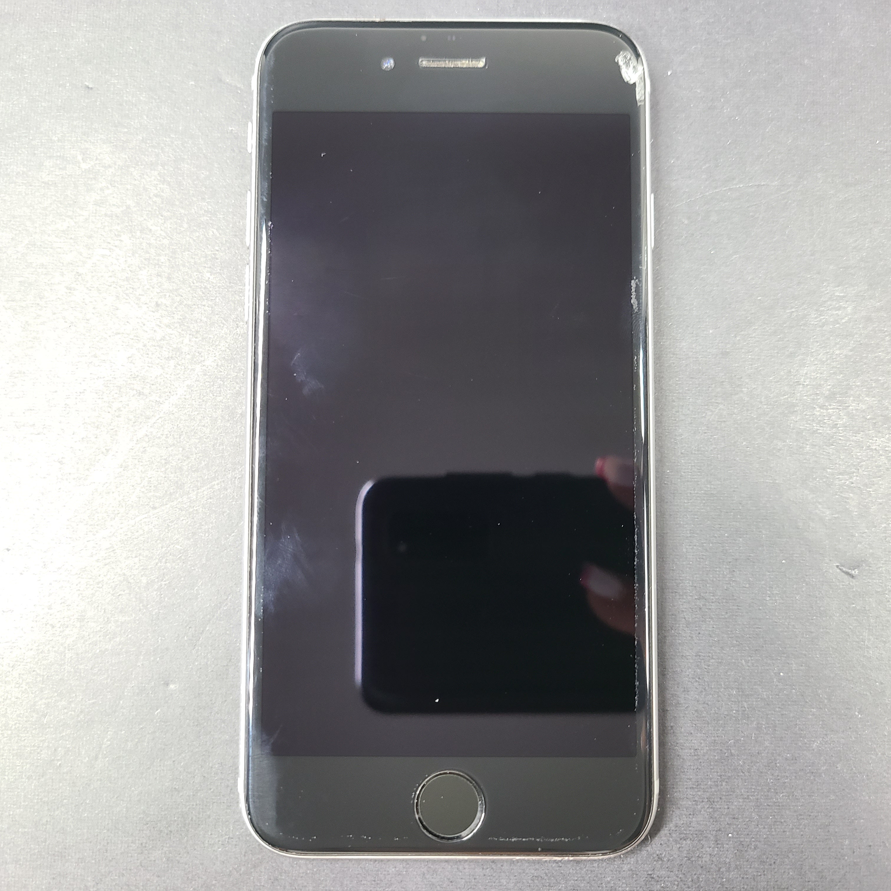 Apple iPhone 6s A1688 - 64GB - Space Gray Unlocked Smartphone READ AIR BUBLE