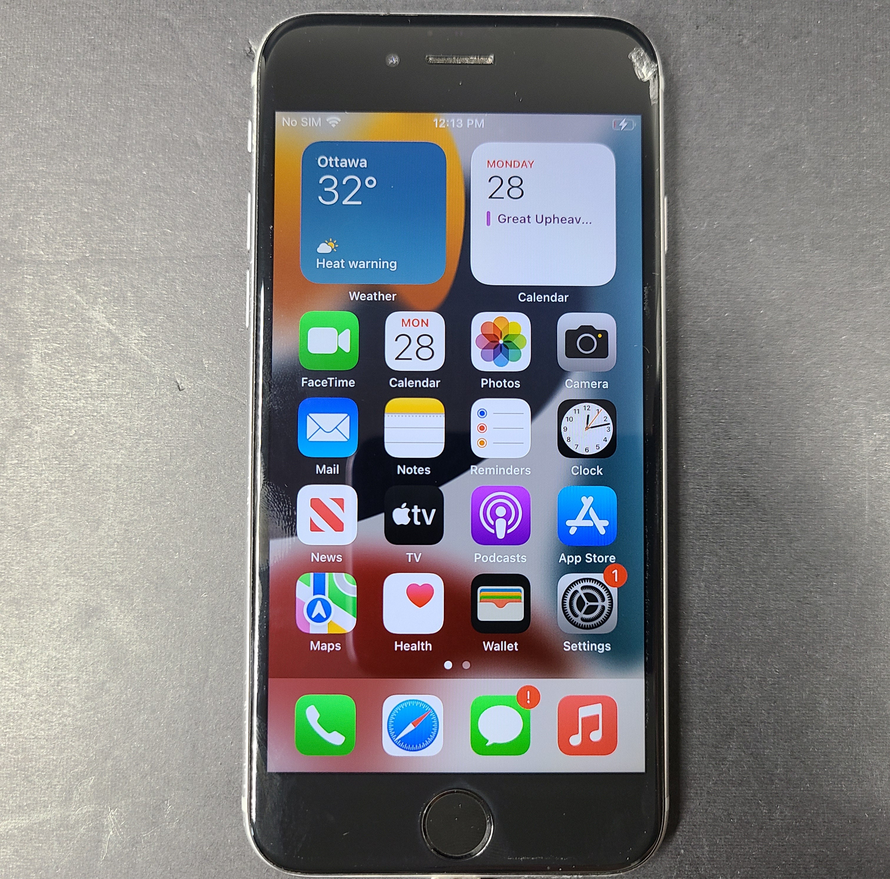 Apple iPhone 6s A1688 - 64GB - Space Gray Unlocked Smartphone READ AIR BUBLE