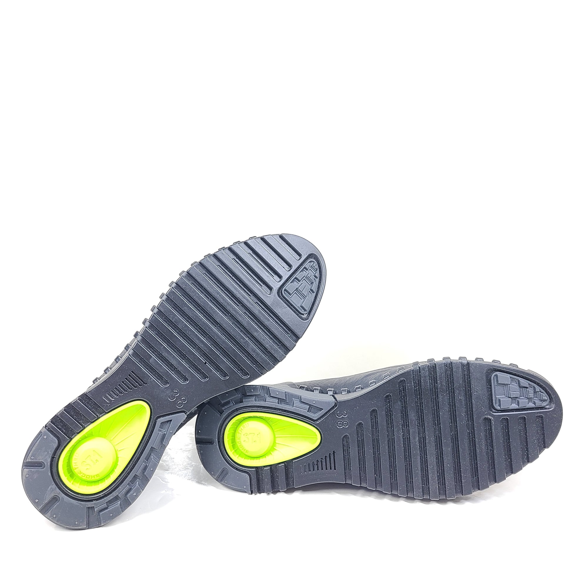 A stylish and versatile pair of Ecco black sneakers in size EU 38 for women.