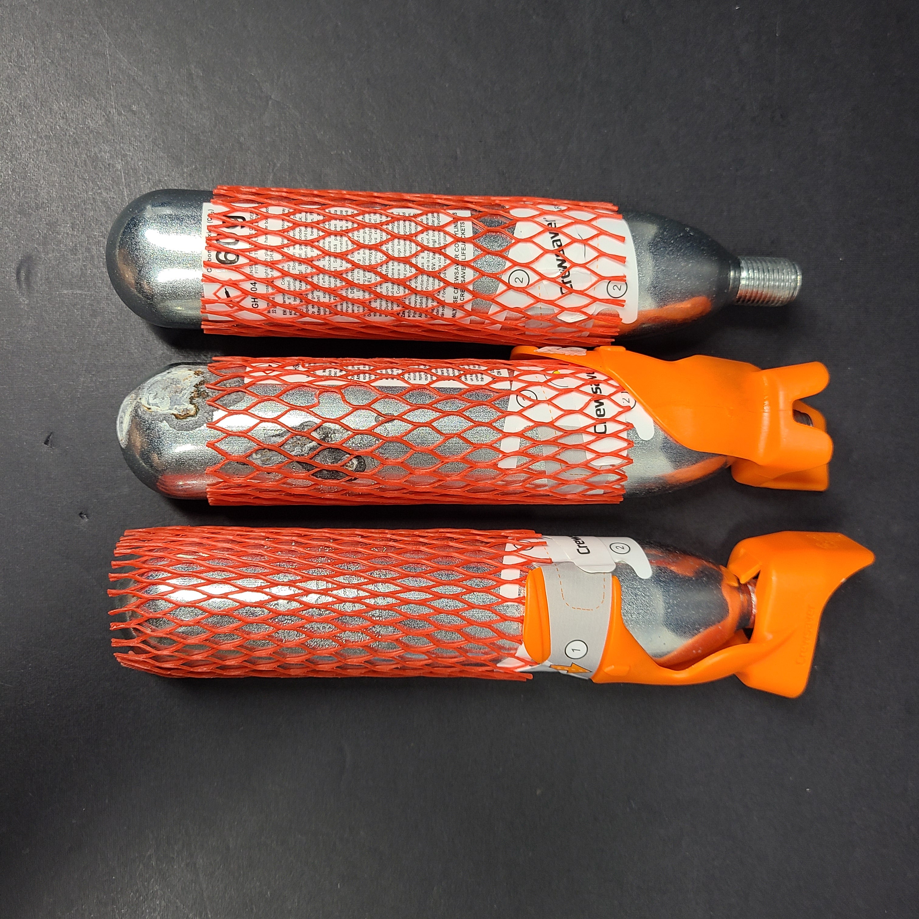 </strong> A reliable and functional adult cartridge recharge kit with 60g CO2</p>