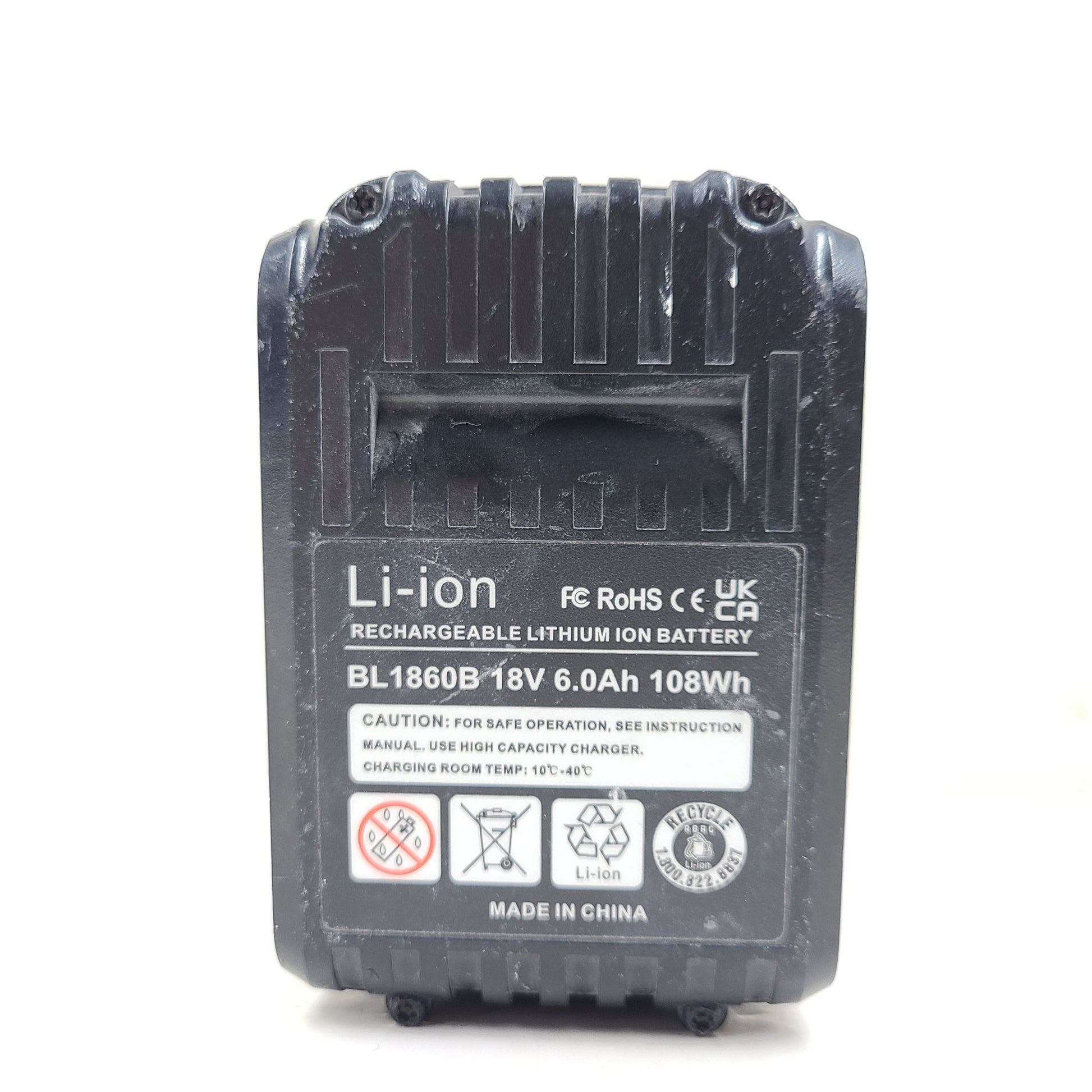 A powerful and efficient 18V 6.0Ah Li-ion rechargeable battery by Makita.