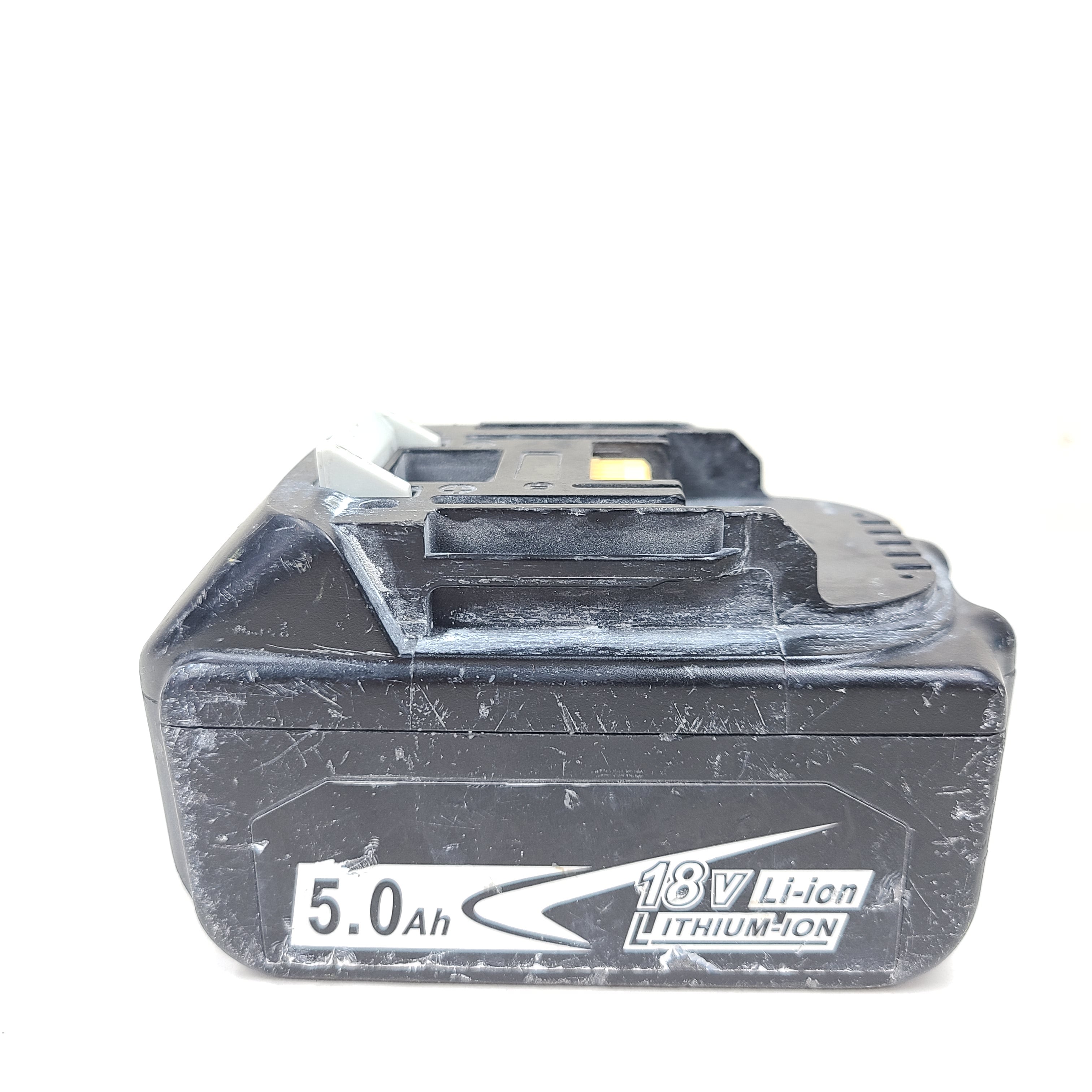 A Makita BL1850B 18V 5.0Ah Li-ion Rechargeable Battery
