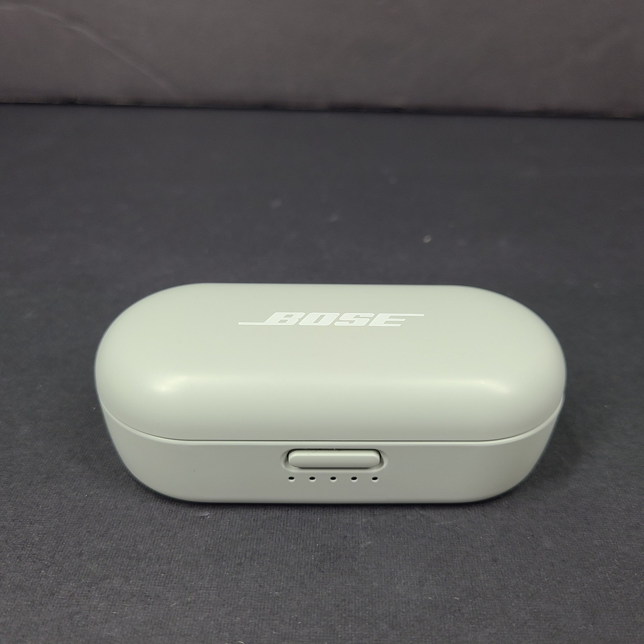 Bose Sport True Wireless (CHARGING CASE ONLY) 427929 - GRAY/WHITE - READ!!!