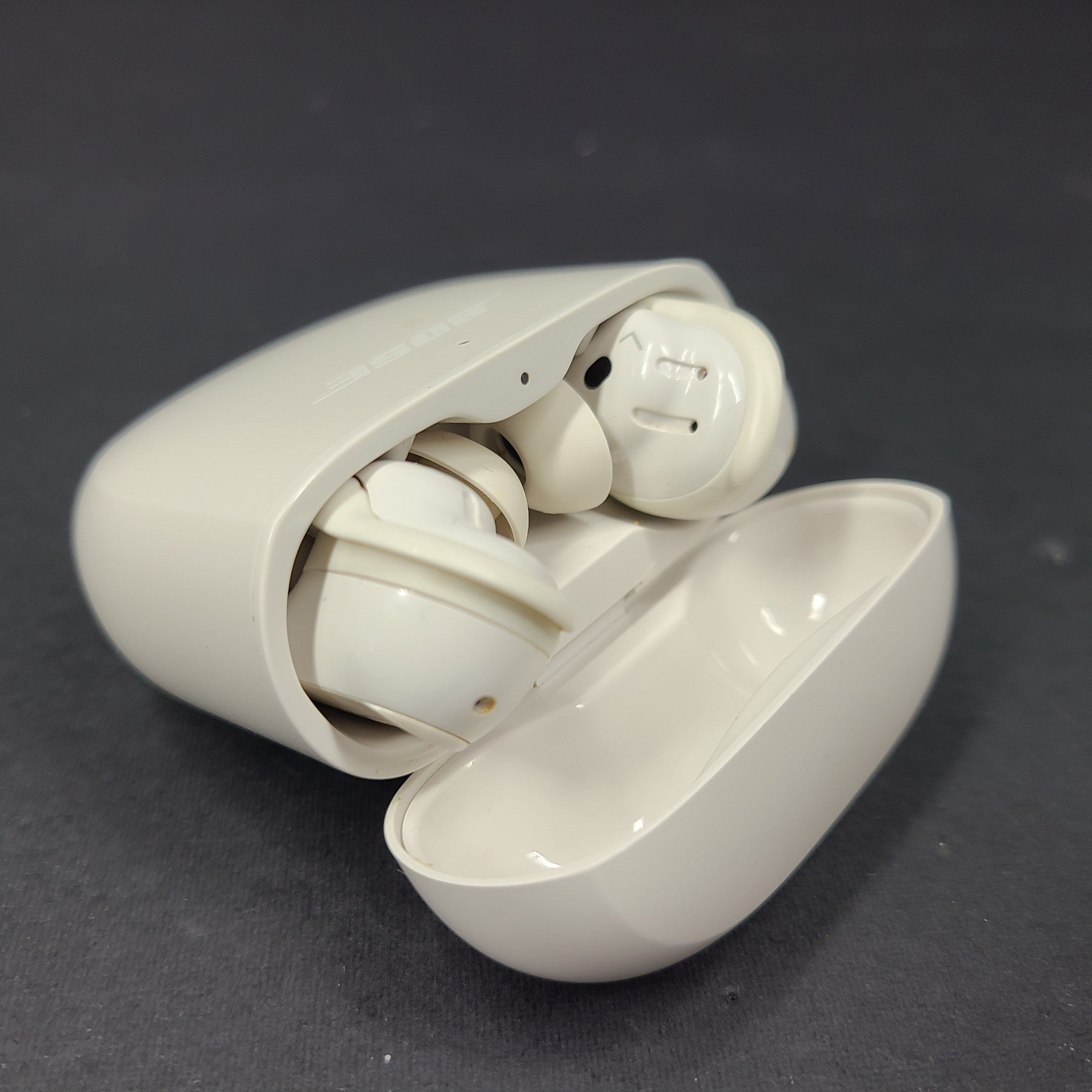 Bose QuietComfort ii Noise Cancelling True Wireless Earbuds - White