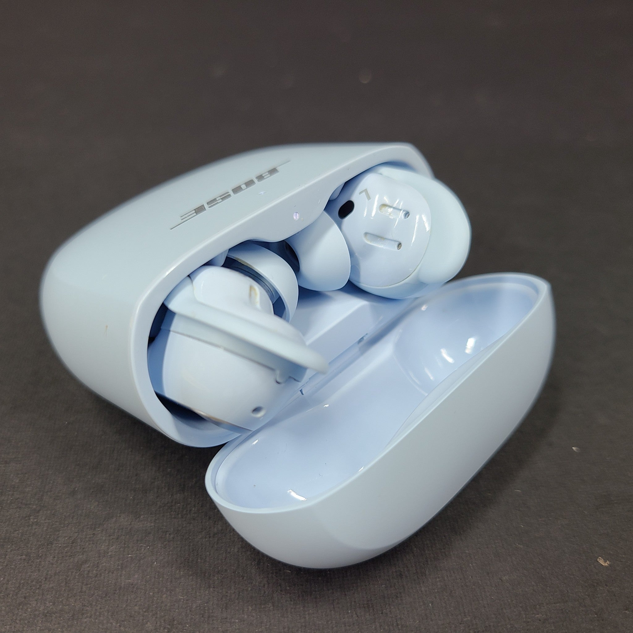 Bose QuietComfort Ultra Noise Cancelling Earbuds - Moonstone Blue (Baby Blue)