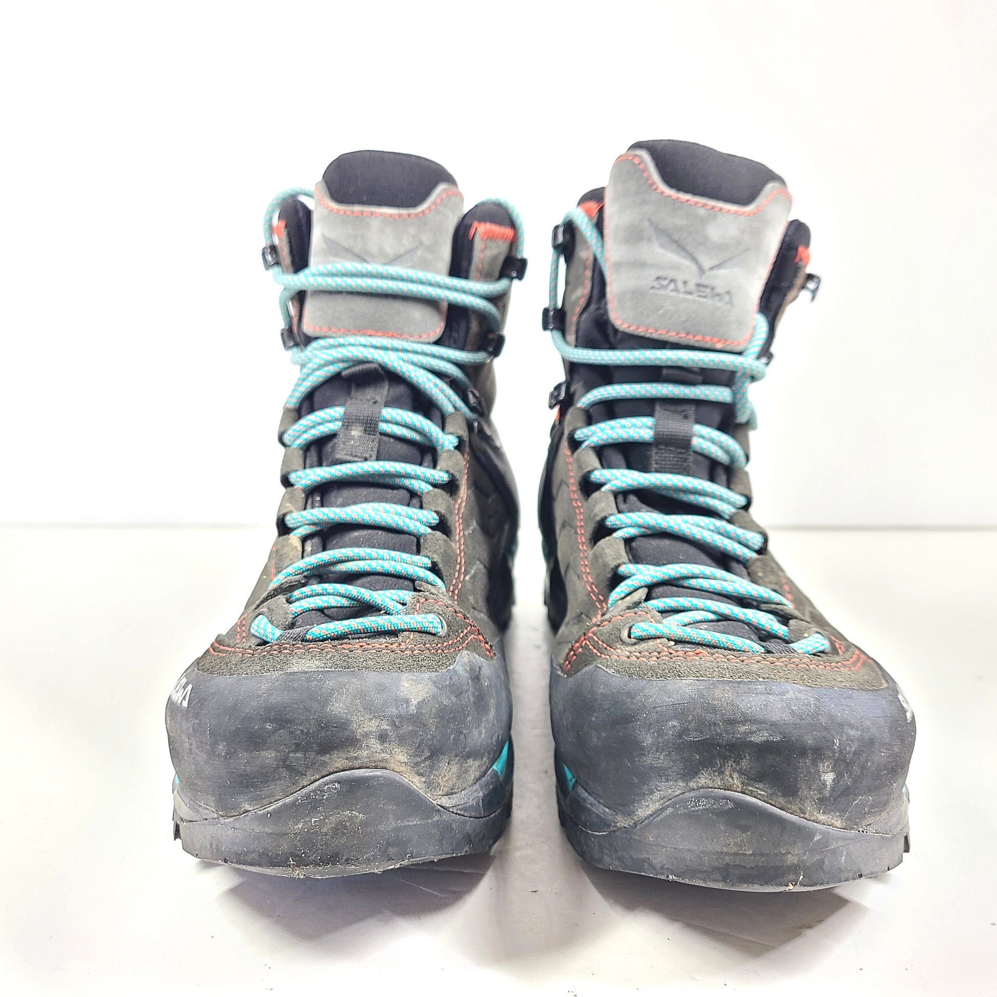 Salewa WS MTN Trainer Mid GTX Boots in Magnet and Viridian Green colors for women.