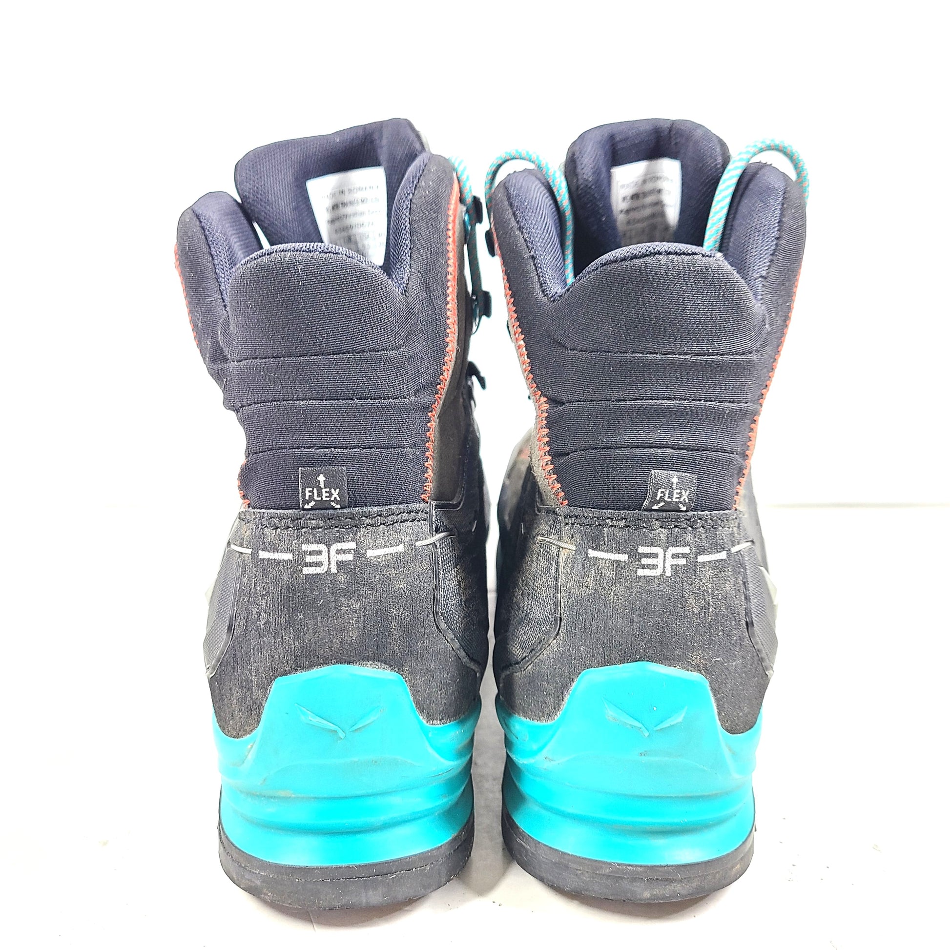 Salewa WS MTN Trainer Mid GTX Boots in Magnet and Viridian Green colors for women.