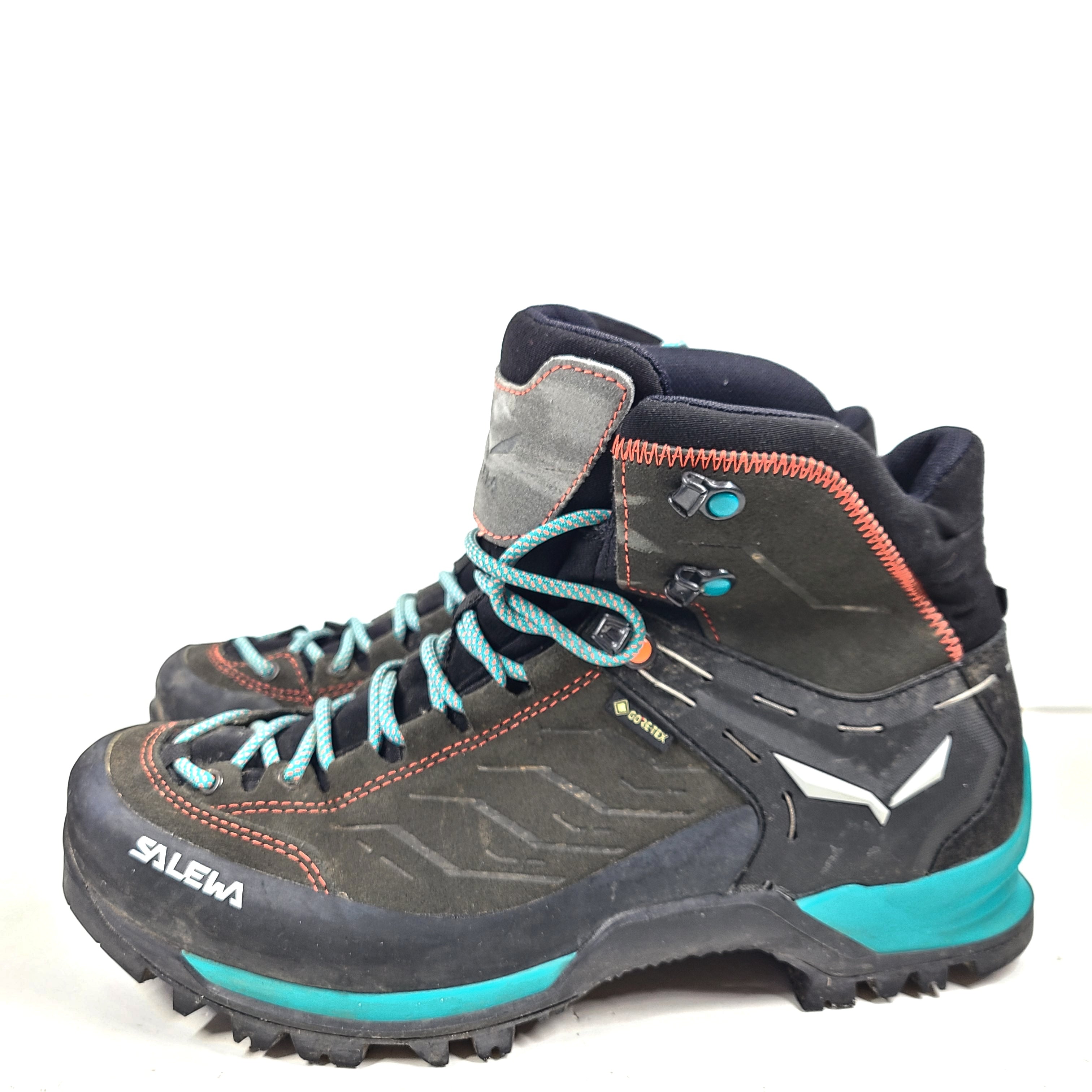 Salewa WS MTN Trainer Mid GTX Boots in Magnet and Viridian Green colors for women.