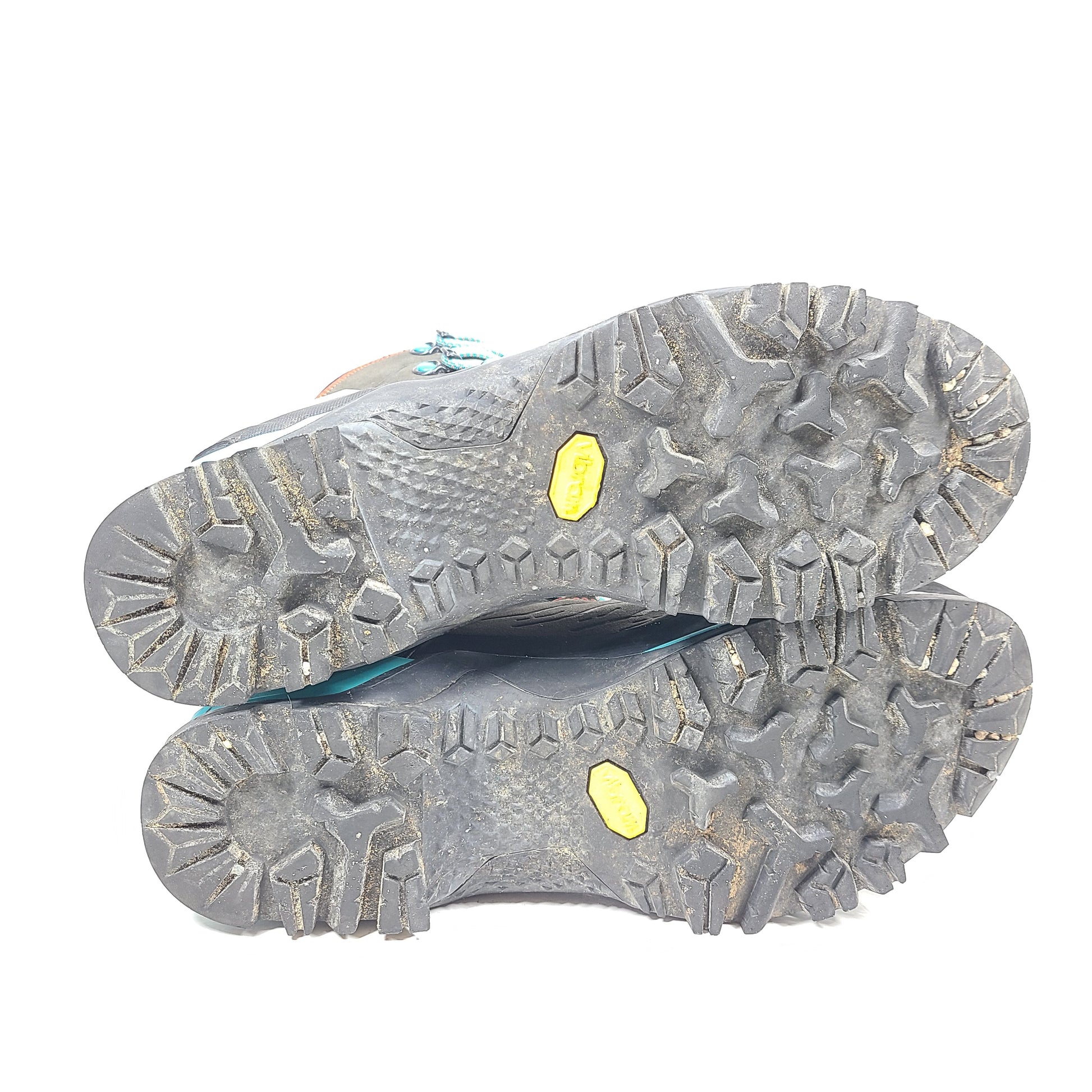 Salewa WS MTN Trainer Mid GTX Boots in Magnet and Viridian Green colors for women.